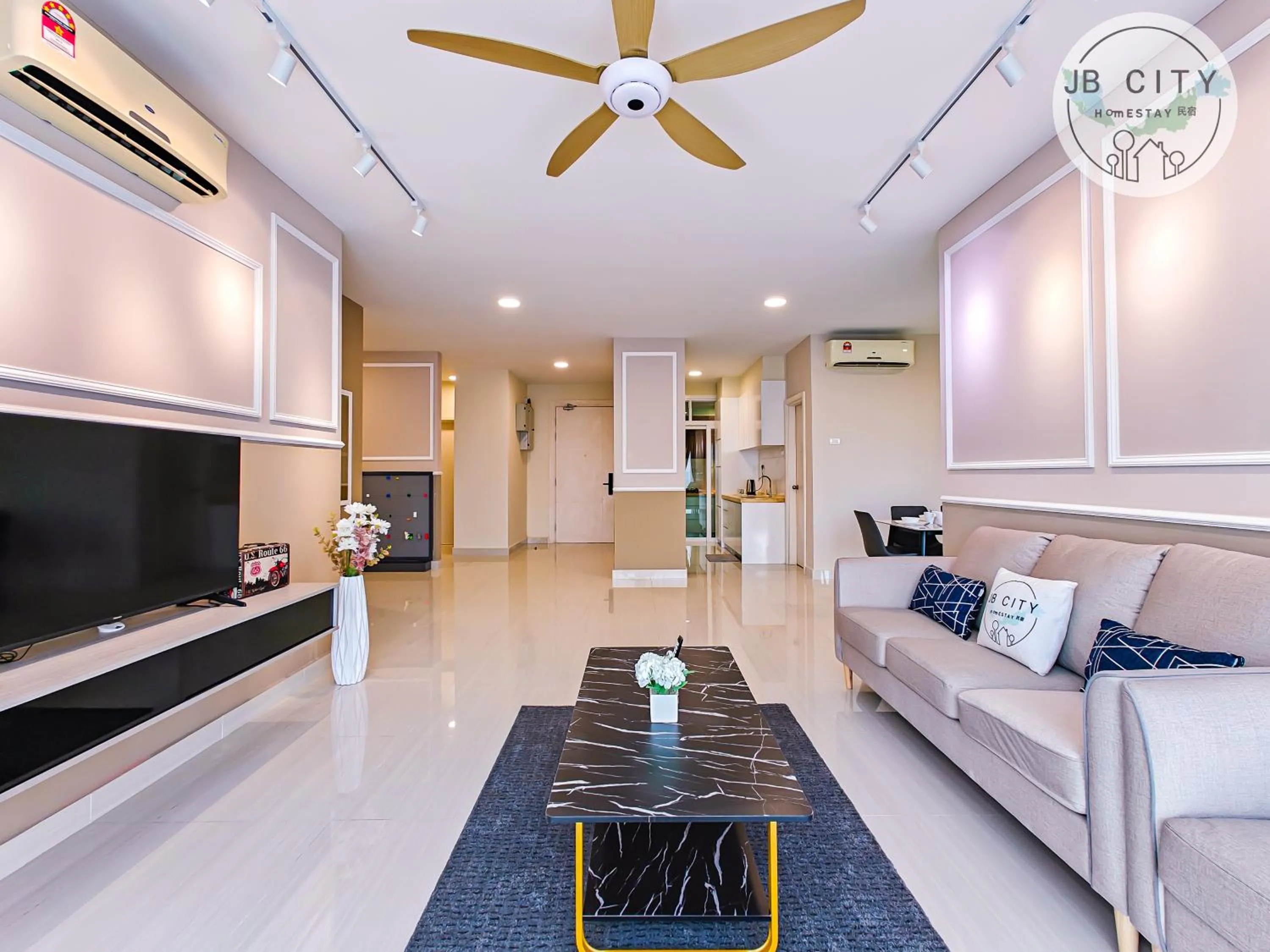 TV and multimedia in Medini Signature Suites by RR JBcity