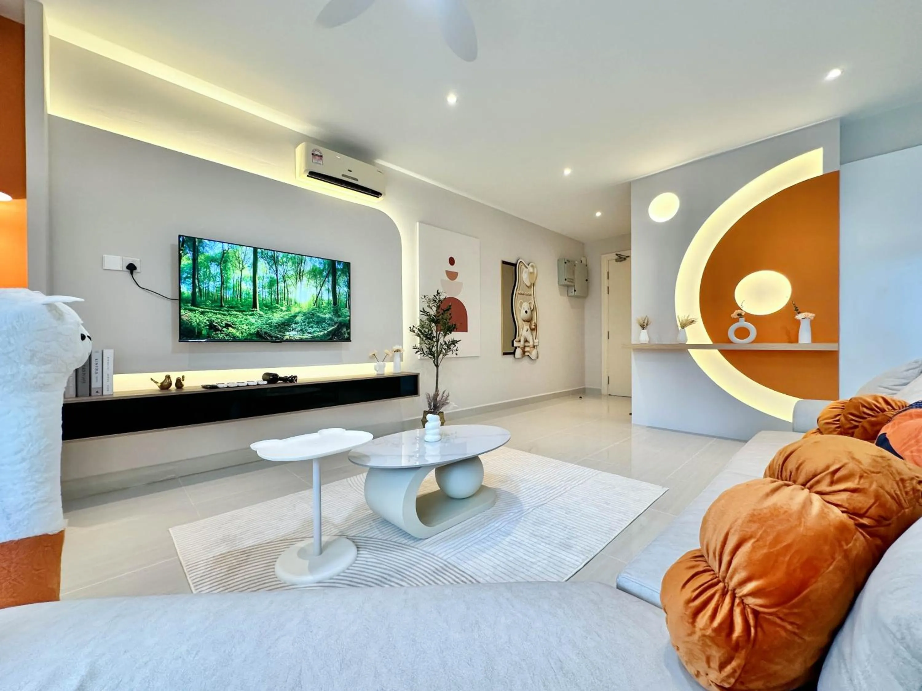 TV and multimedia in Medini Signature Suites by RR JBcity