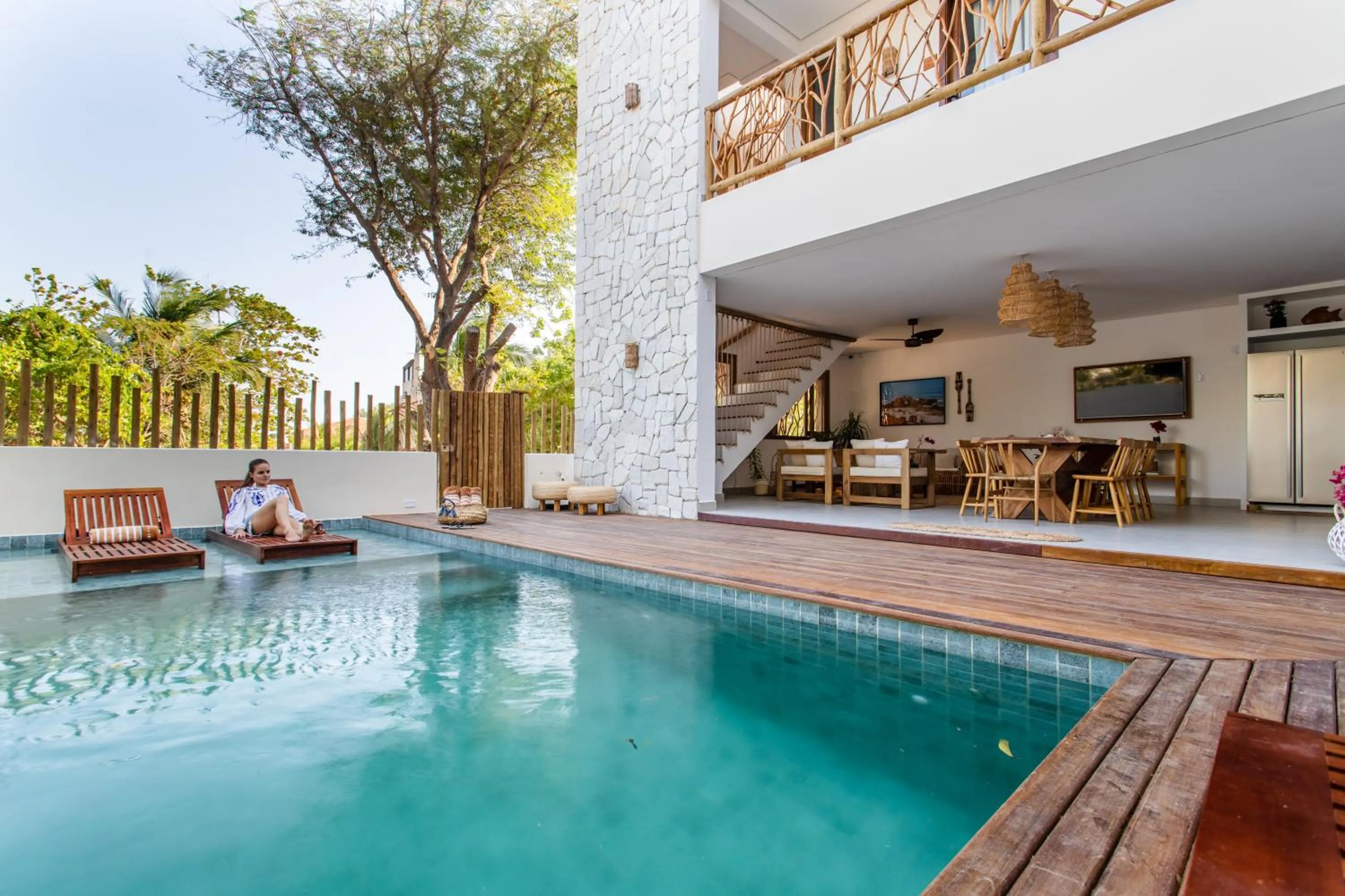Swimming pool in Villa Odara