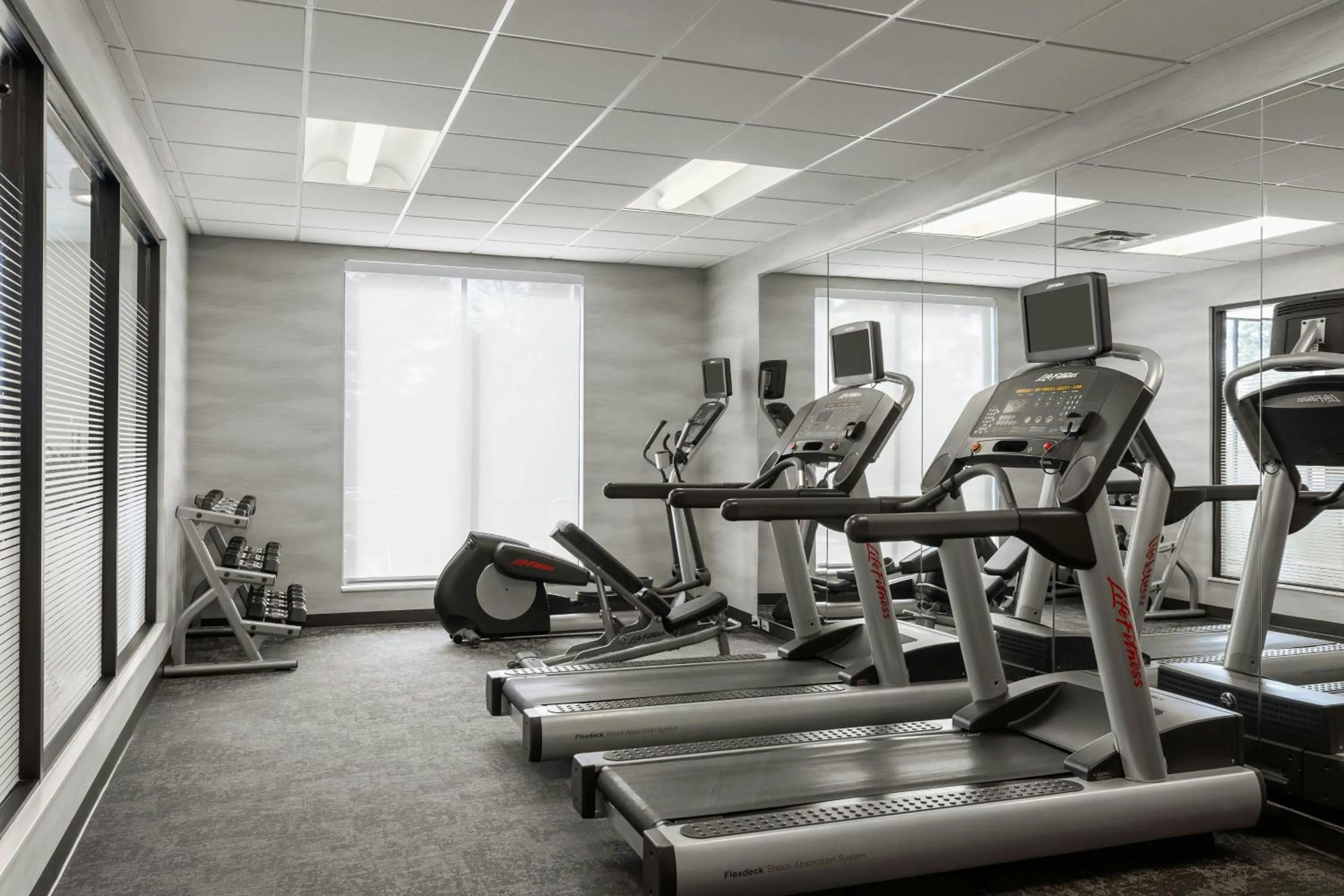 Fitness centre/facilities in Fairfield Inn & Suites by Marriott St. Paul Northeast