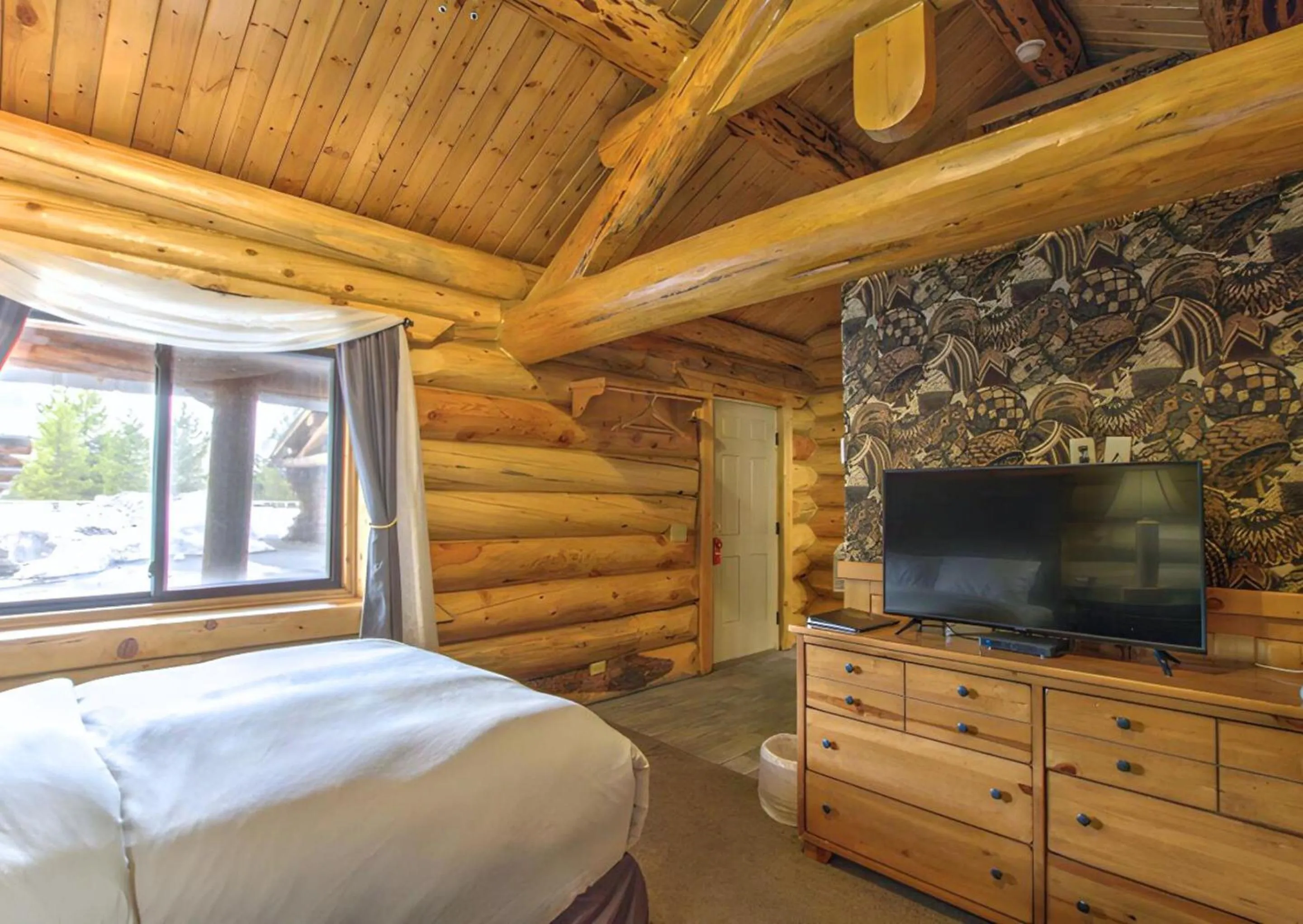 Bedroom, Bed in Hibernation Station