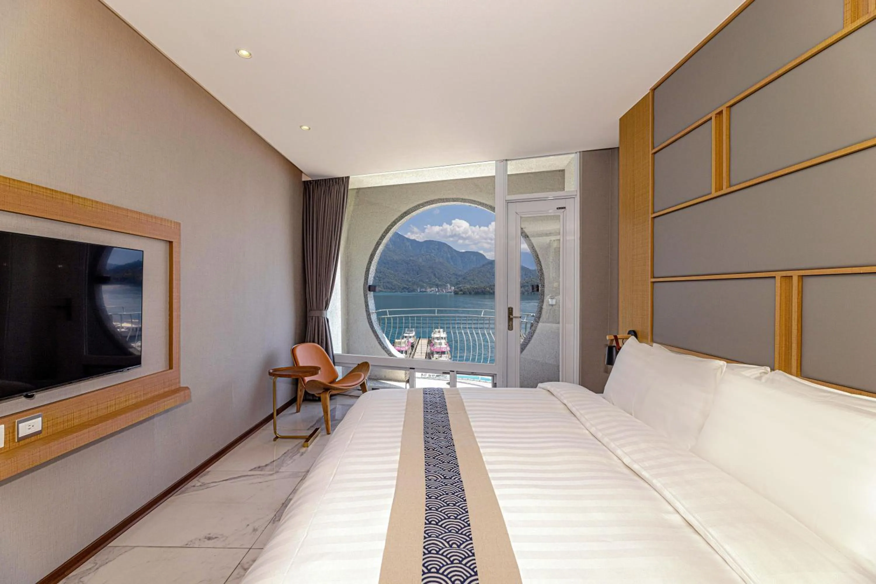 Property building, Bed in Sun Moon Lake Apollo Resort Hotel