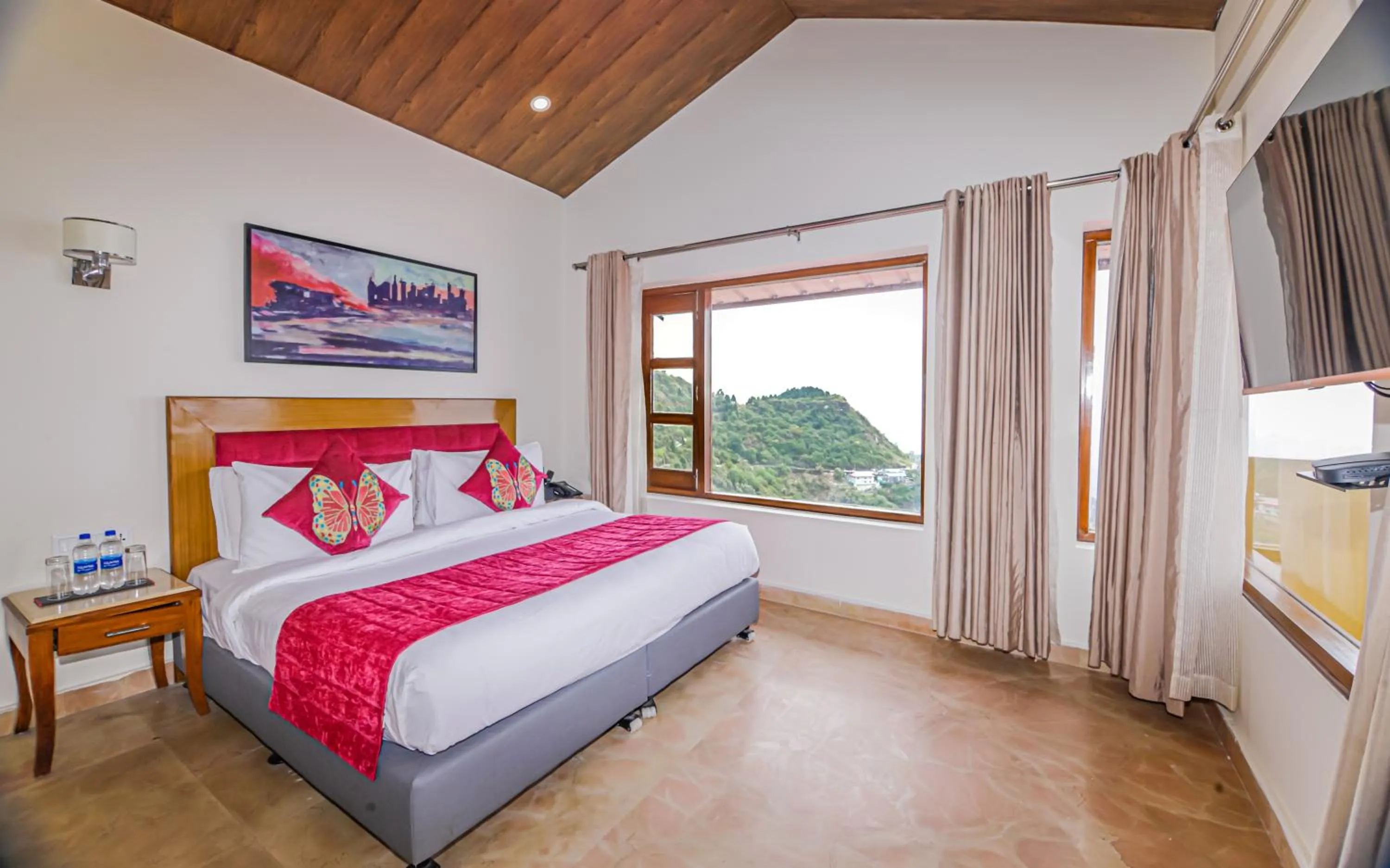 Bed in Green N Breeze Resorts Mussoorie