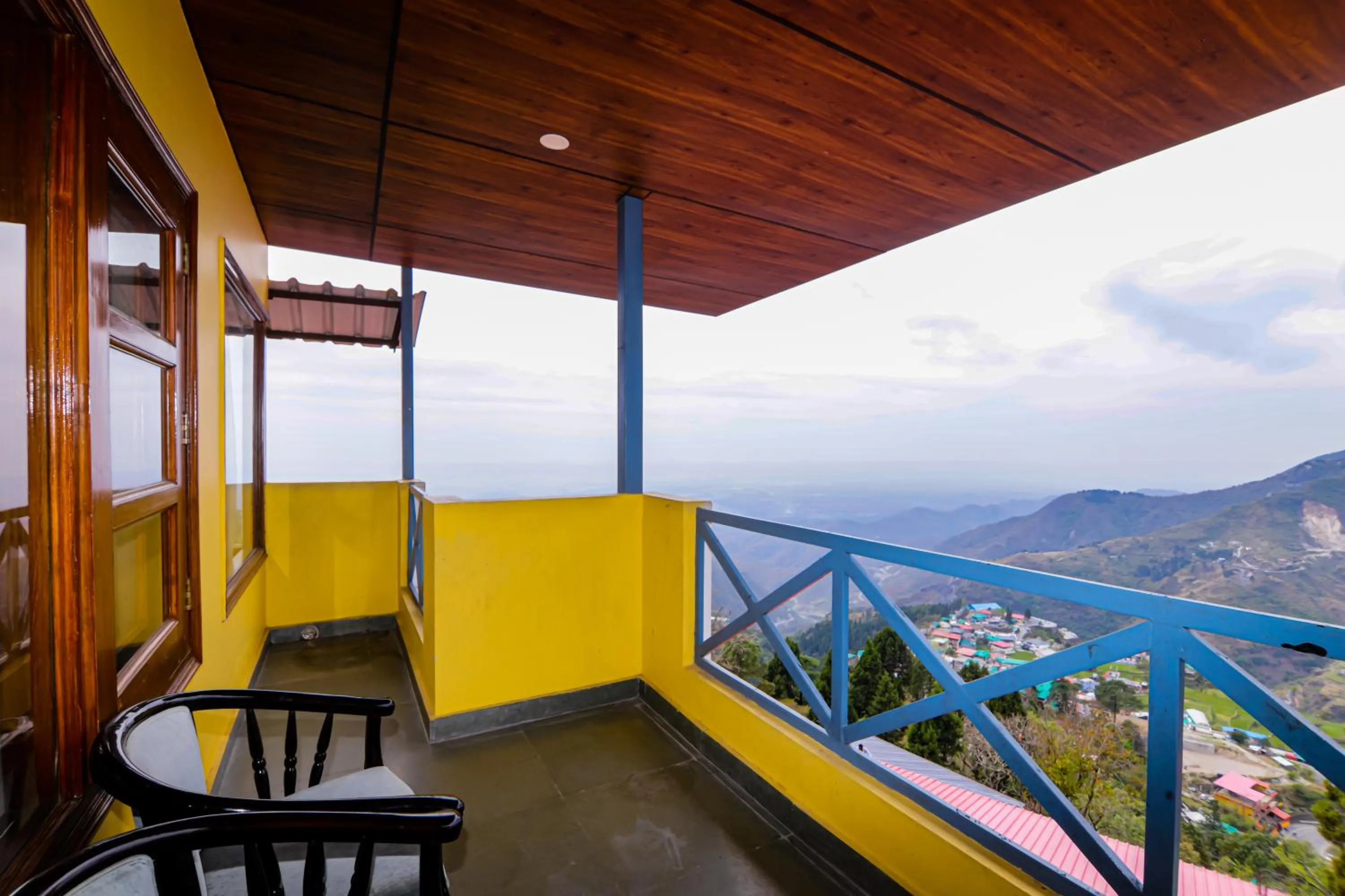 Balcony/Terrace in Green N Breeze Resorts Mussoorie
