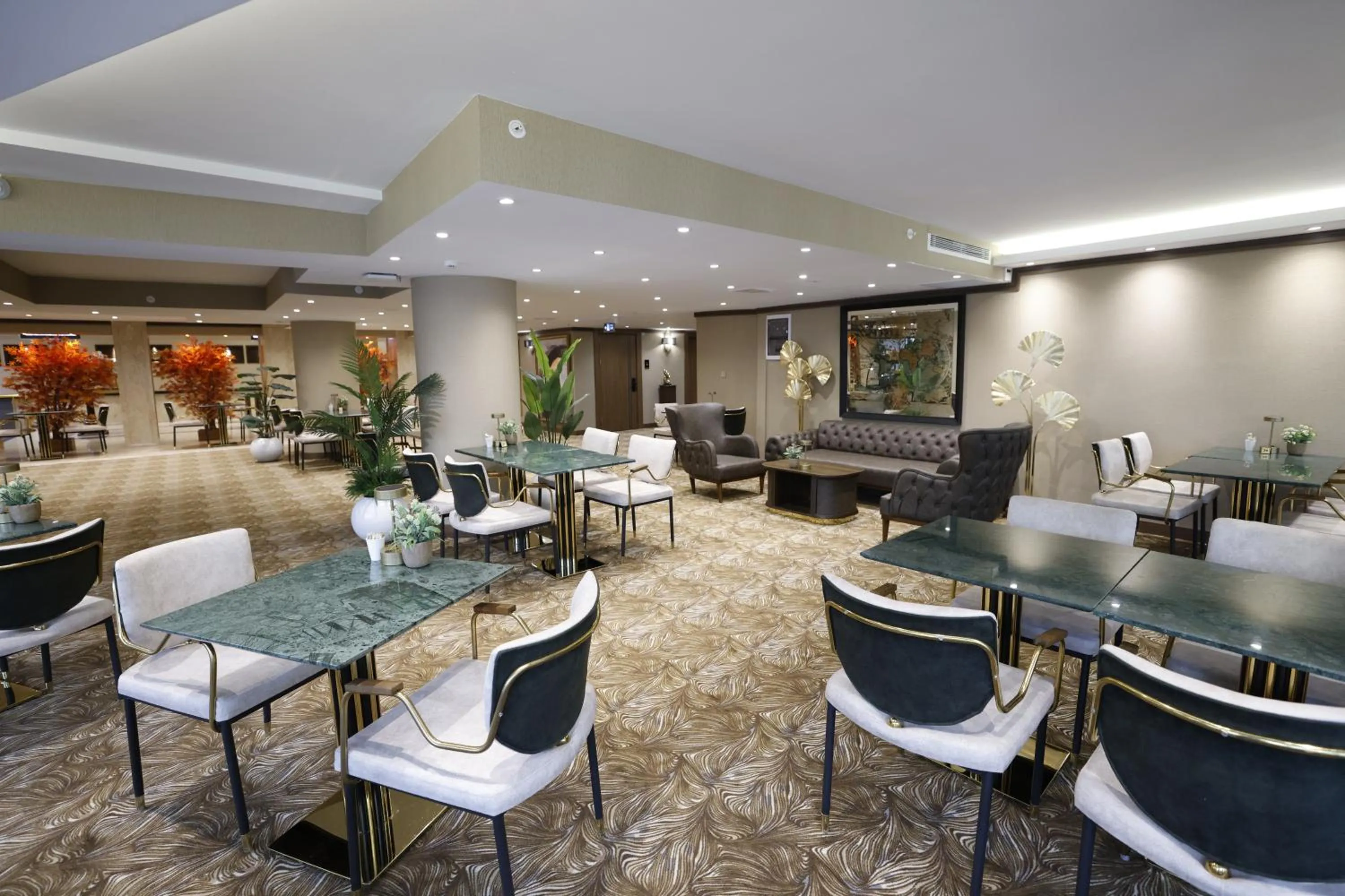 Restaurant/places to eat in Park Dedeman Kızılay Ankara