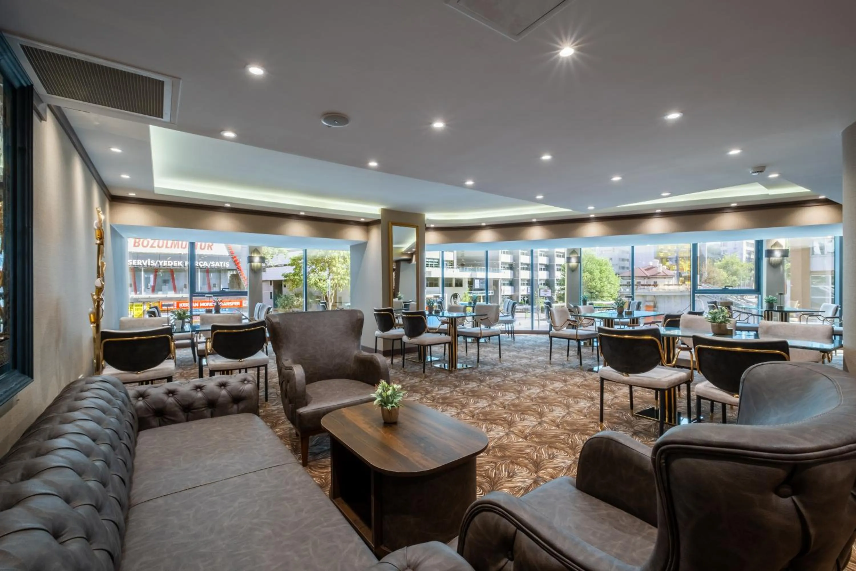 Restaurant/places to eat in Park Dedeman Kızılay Ankara