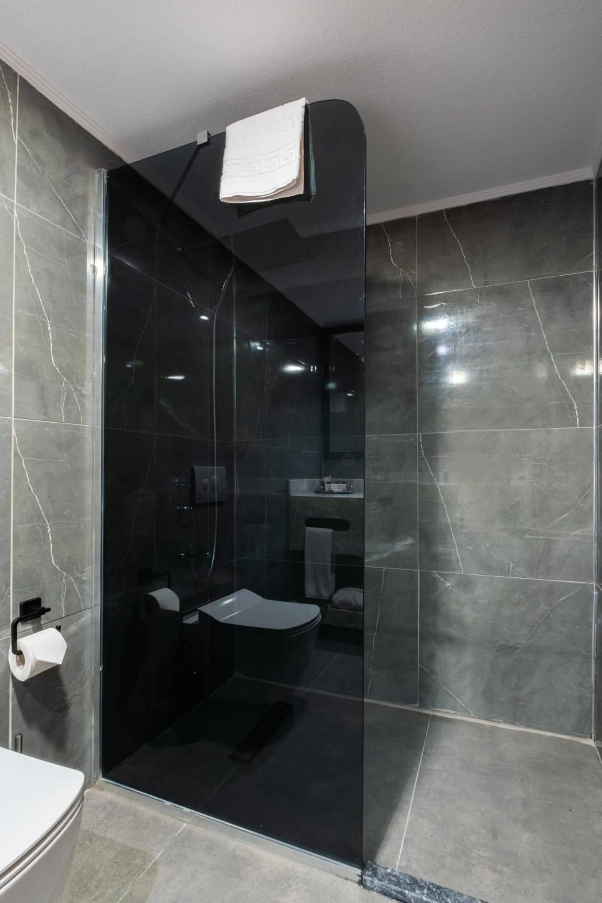 Shower in Park Dedeman Kızılay Ankara