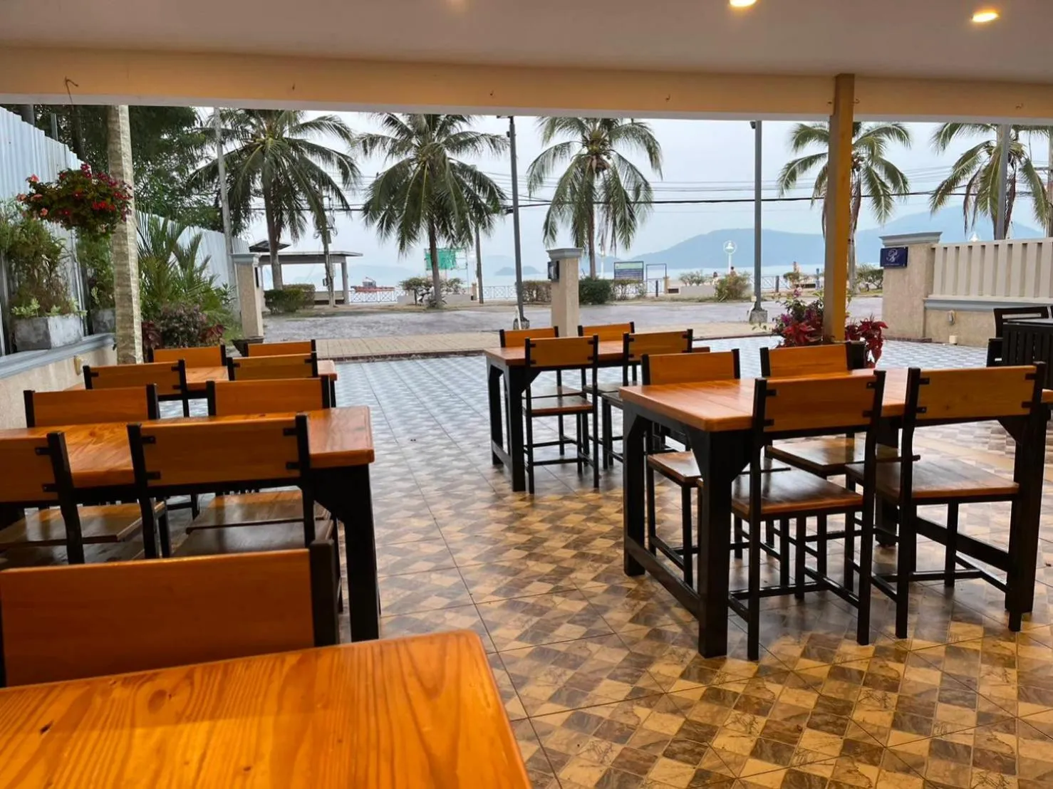 Restaurant/places to eat in Panwa Beach Side Beachfront