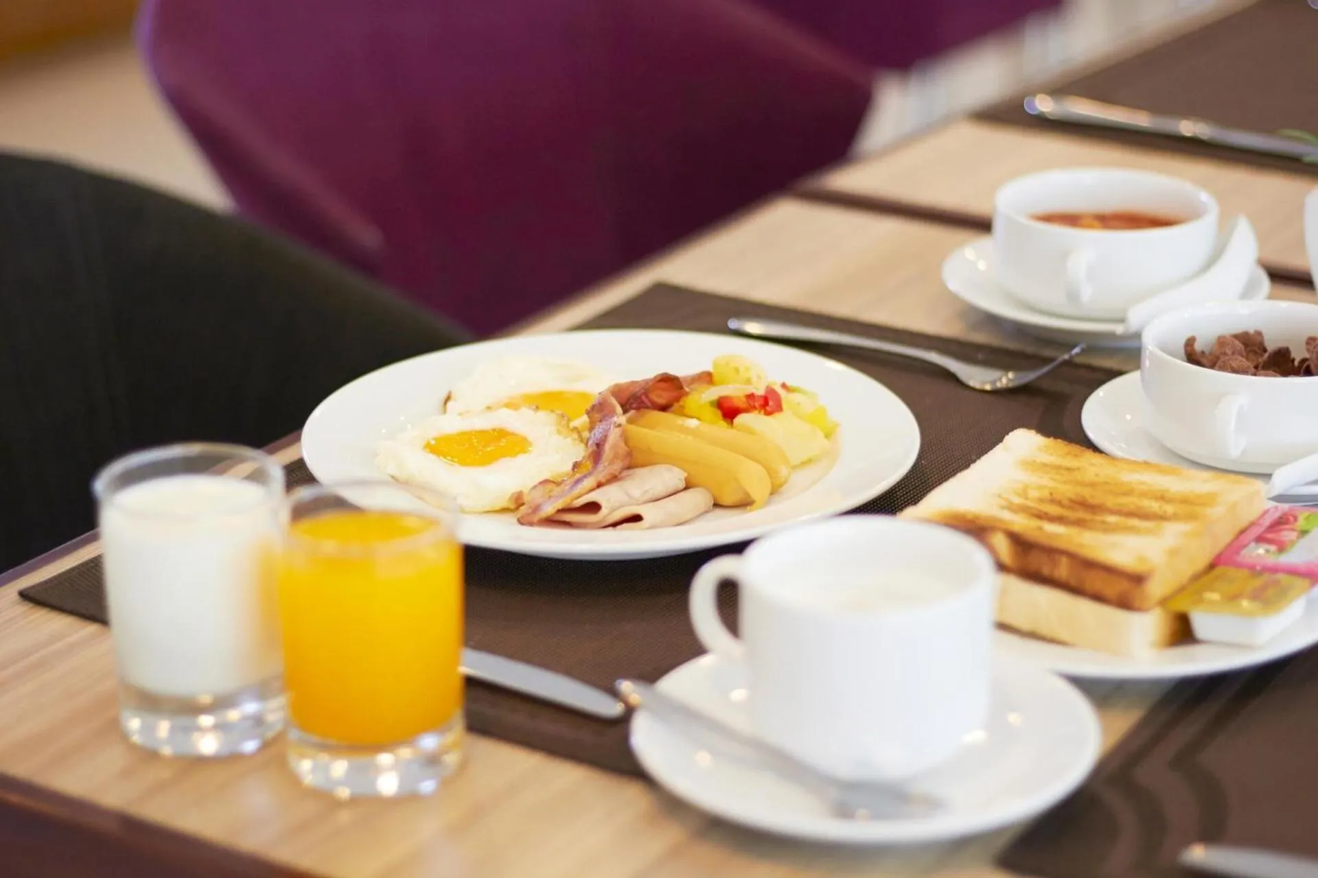 Restaurant/places to eat in Panwa Beach Side Beachfront