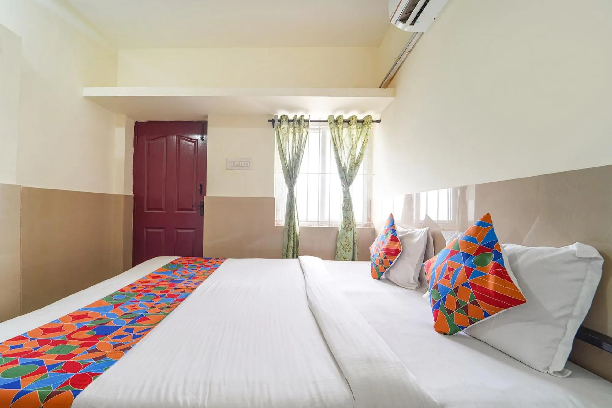 Bed in FabExpress Clover Castle - Nr Coimbatore International Airport