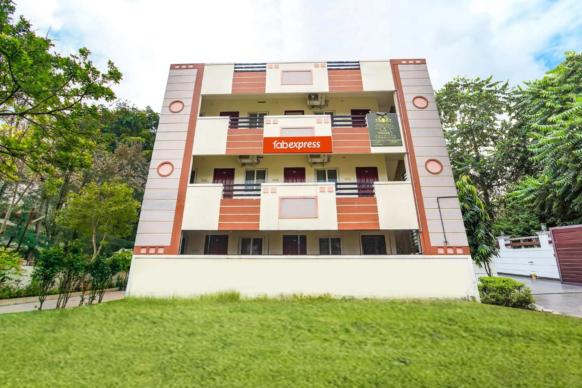 Property building in FabExpress Clover Castle - Nr Coimbatore International Airport