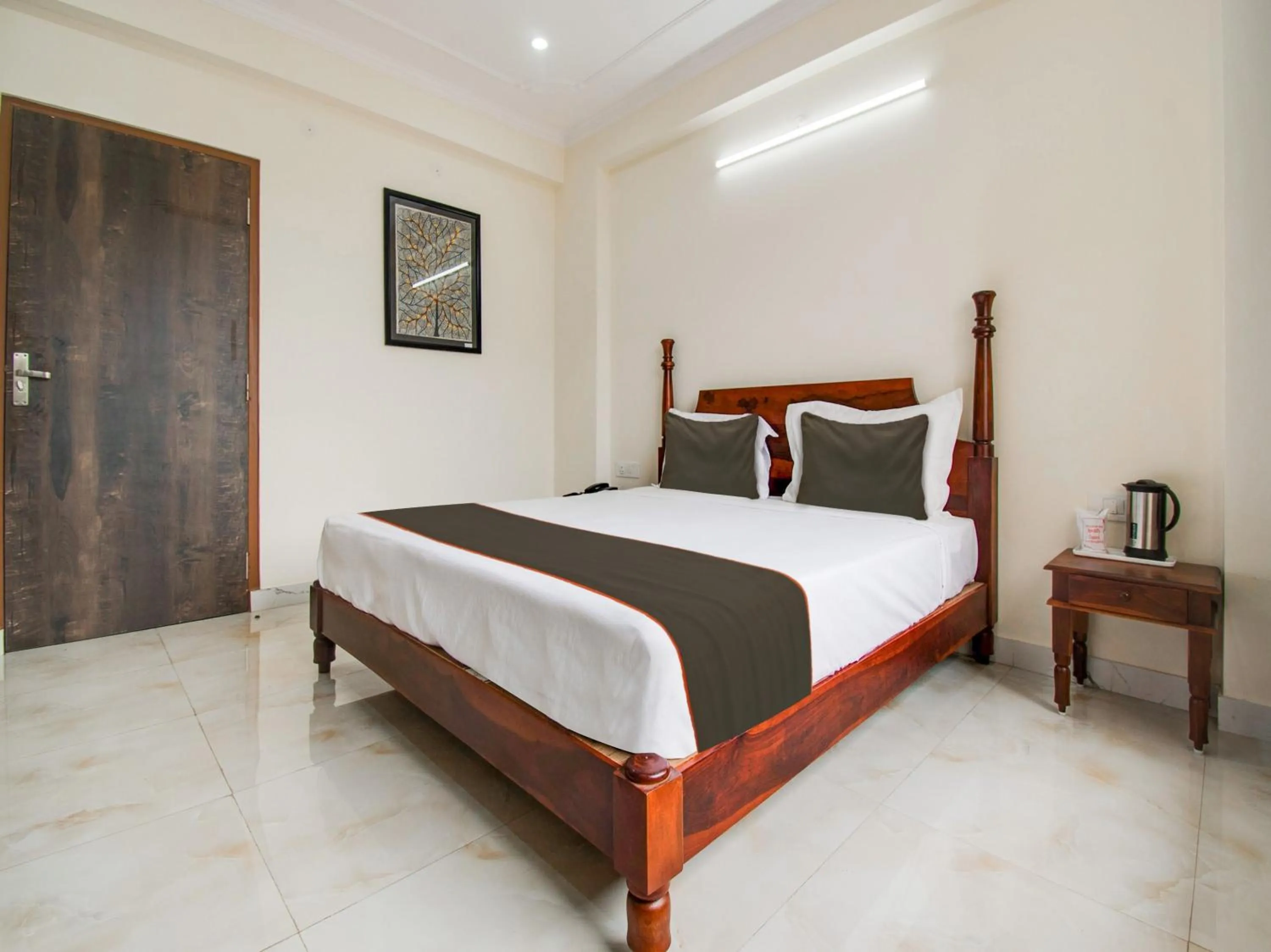 Bedroom, Bed in OYO Hotel O Omeshwari