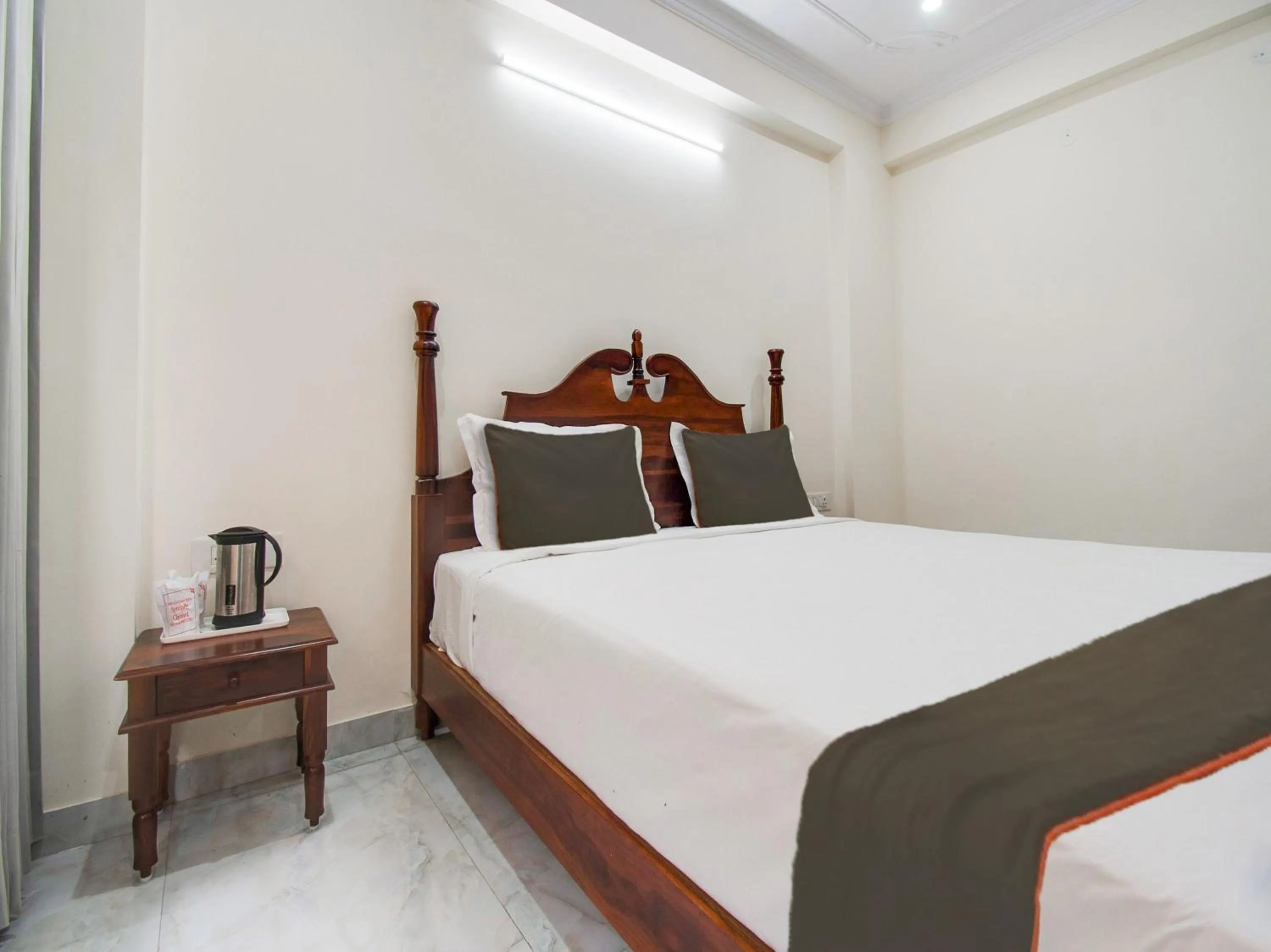 Bedroom, Bed in OYO Hotel O Omeshwari