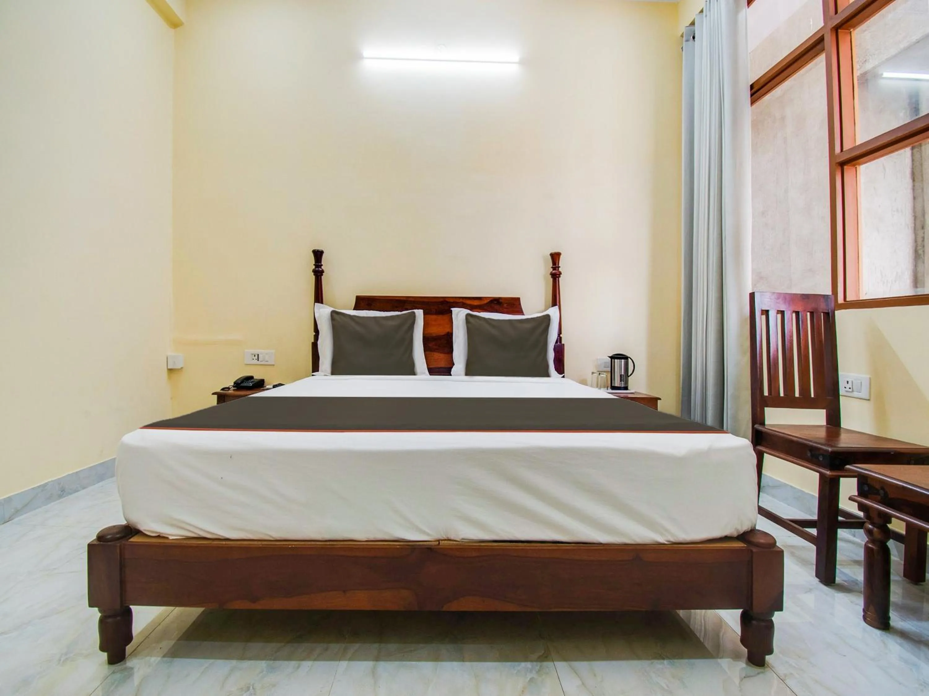 Bedroom, Bed in OYO Hotel O Omeshwari