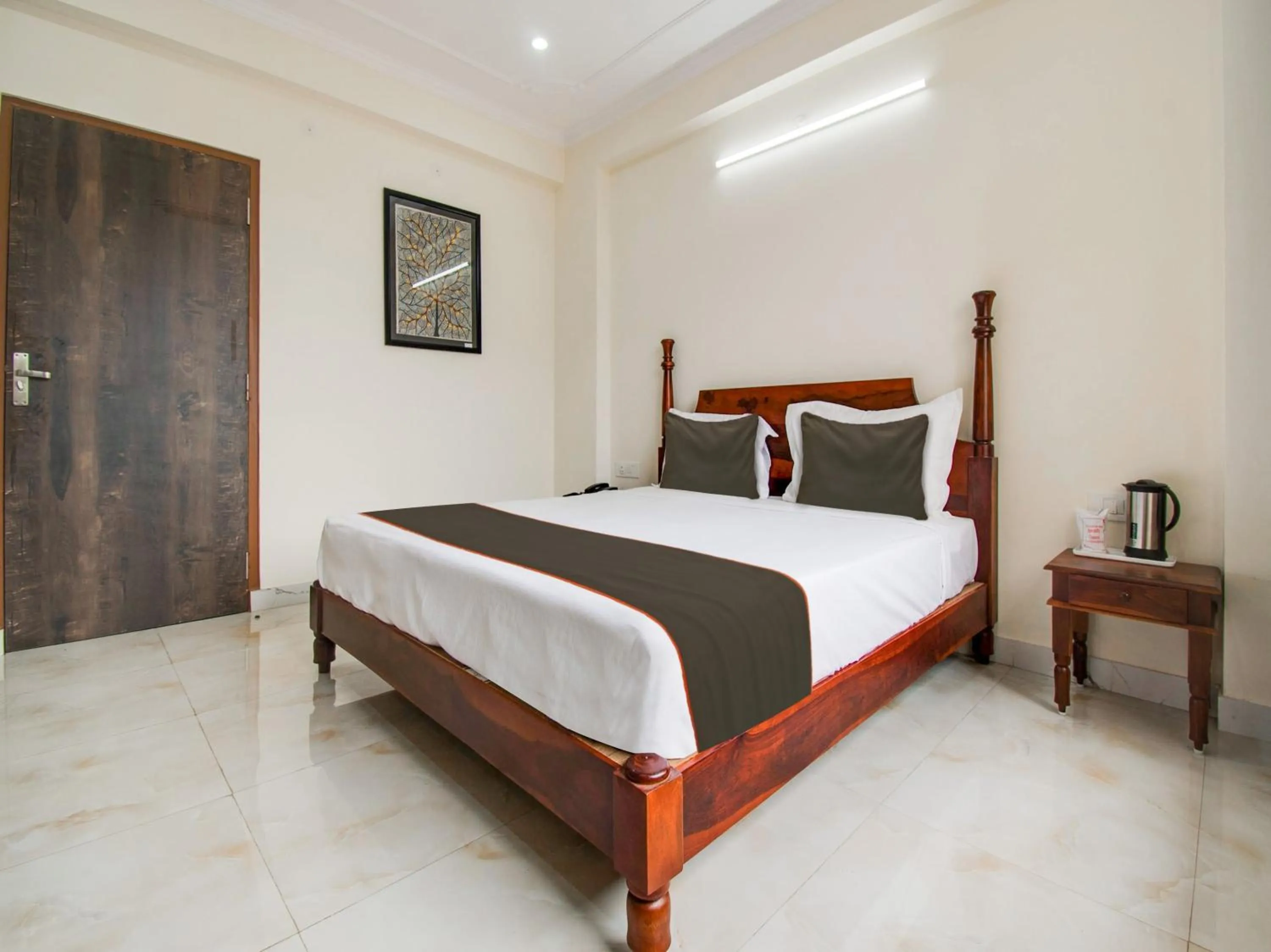 Bedroom, Bed in OYO Hotel O Omeshwari