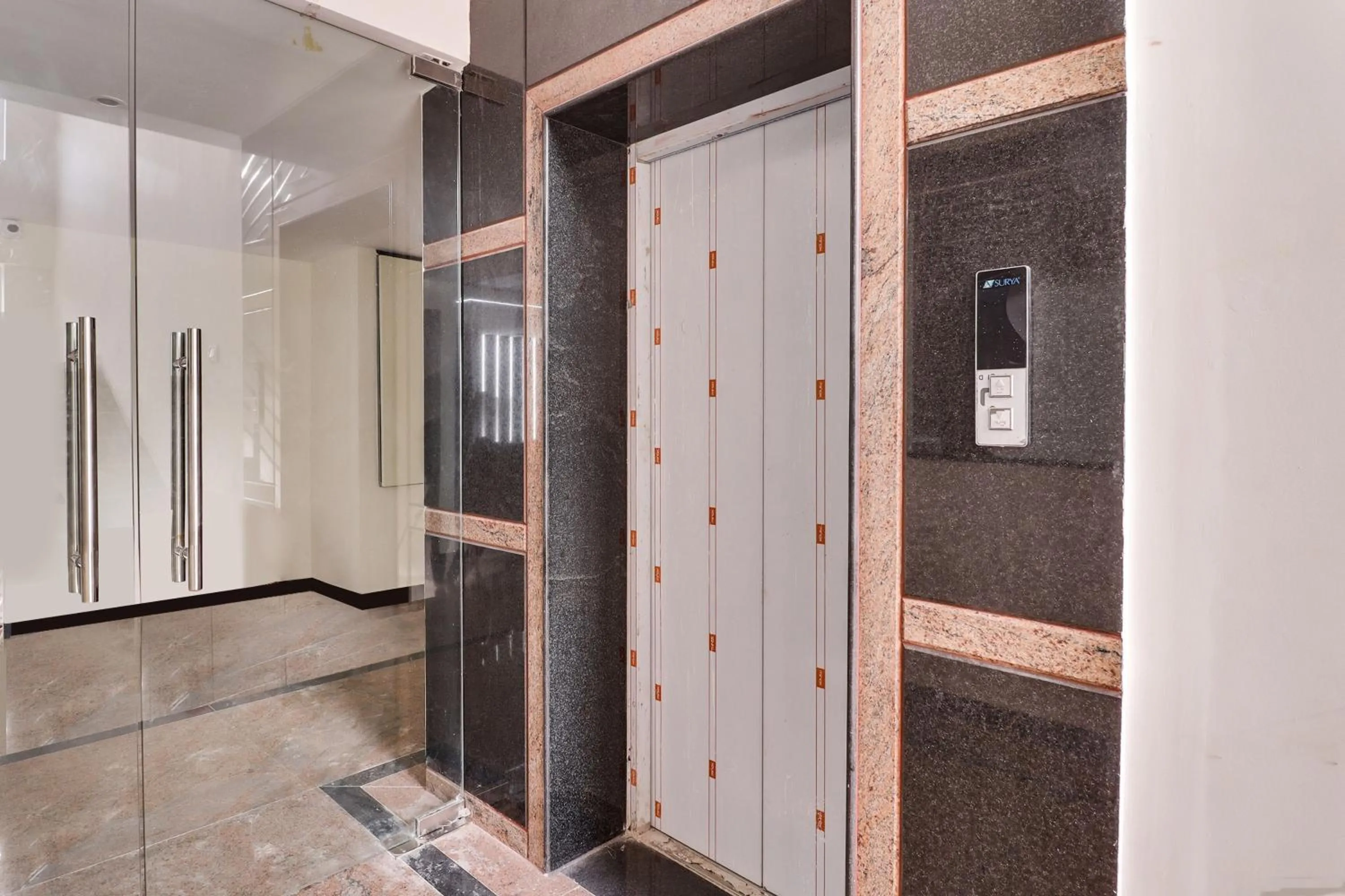 Lobby or reception in Collection O Manu