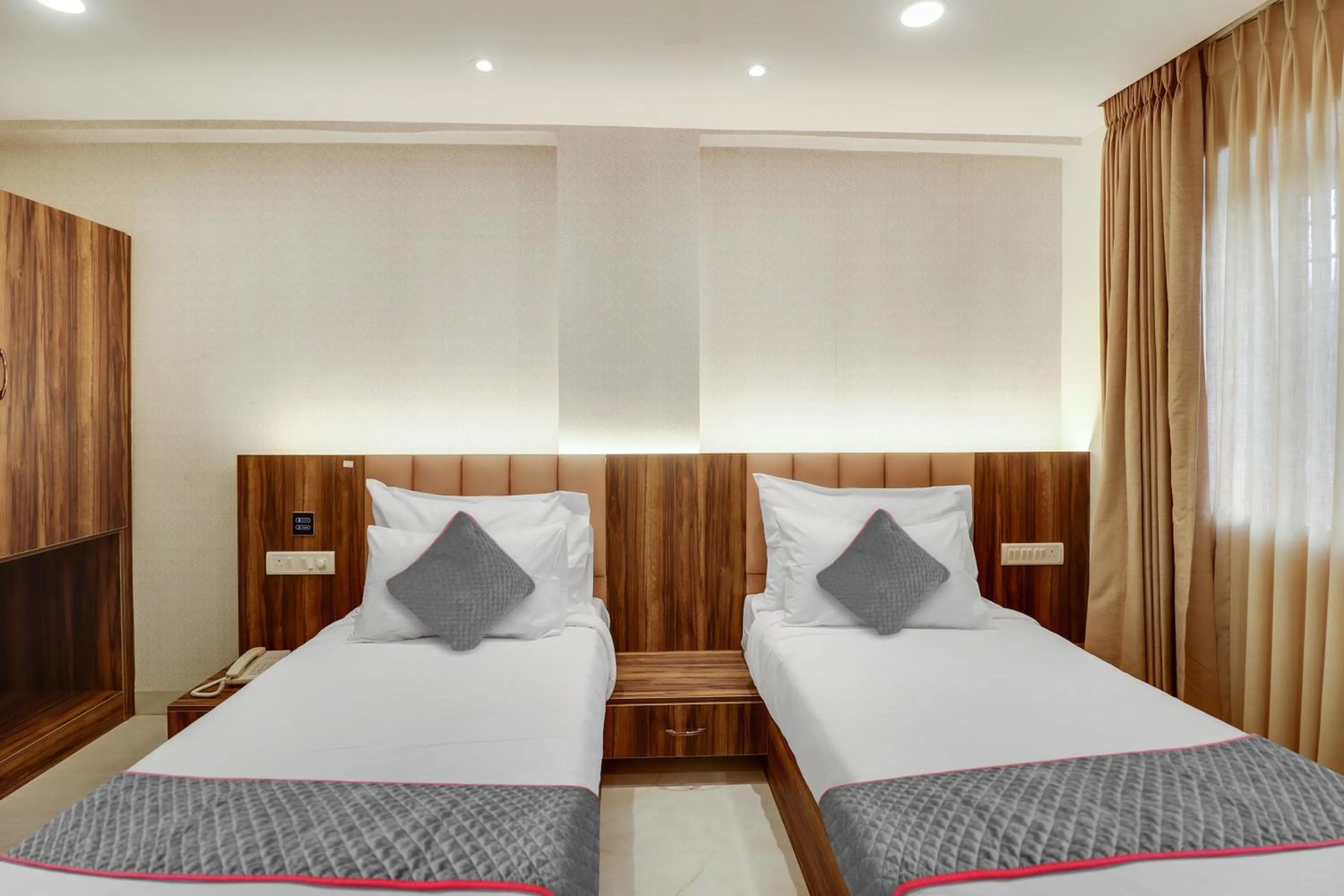 Bedroom, Bed in Collection O Manu