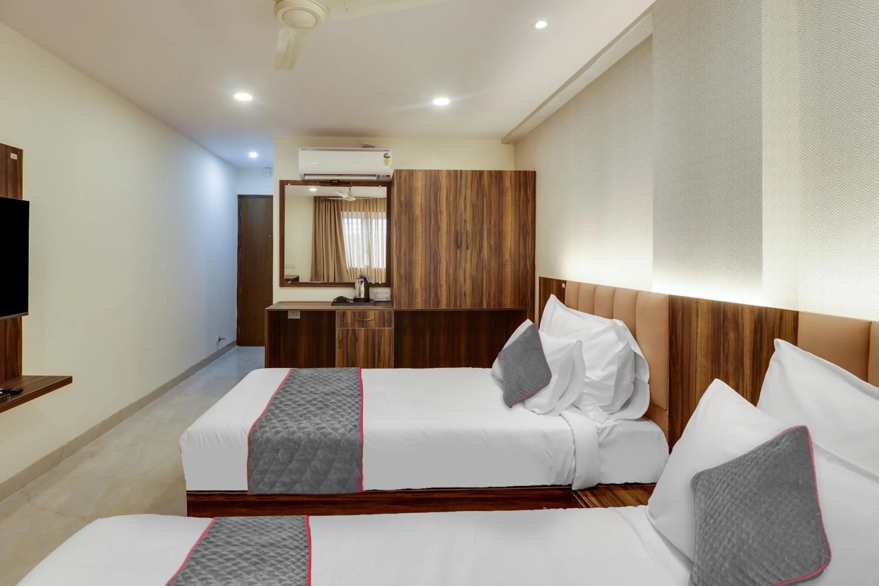 Bedroom, Bed in Collection O Manu