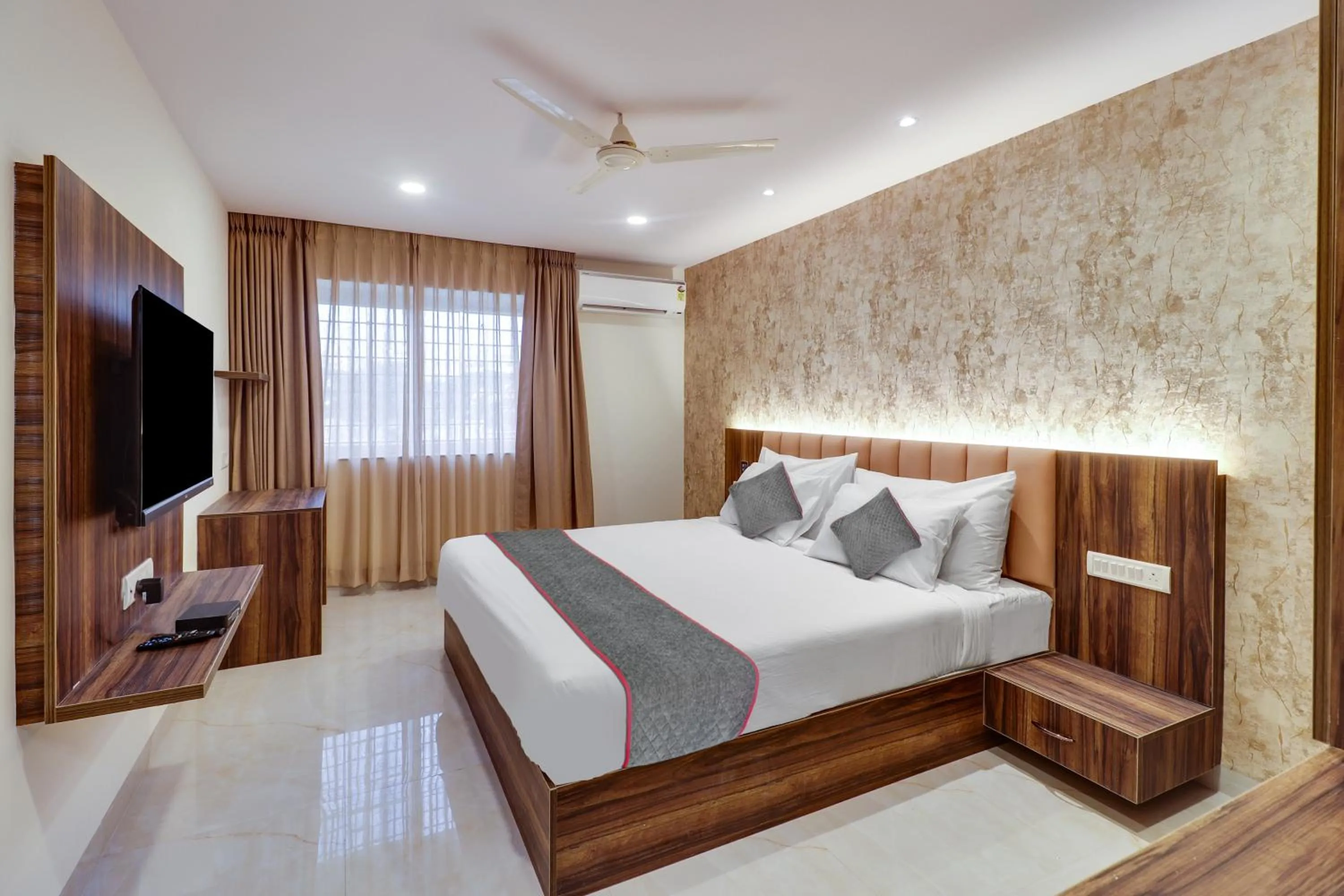 Bedroom, Bed in Collection O Manu