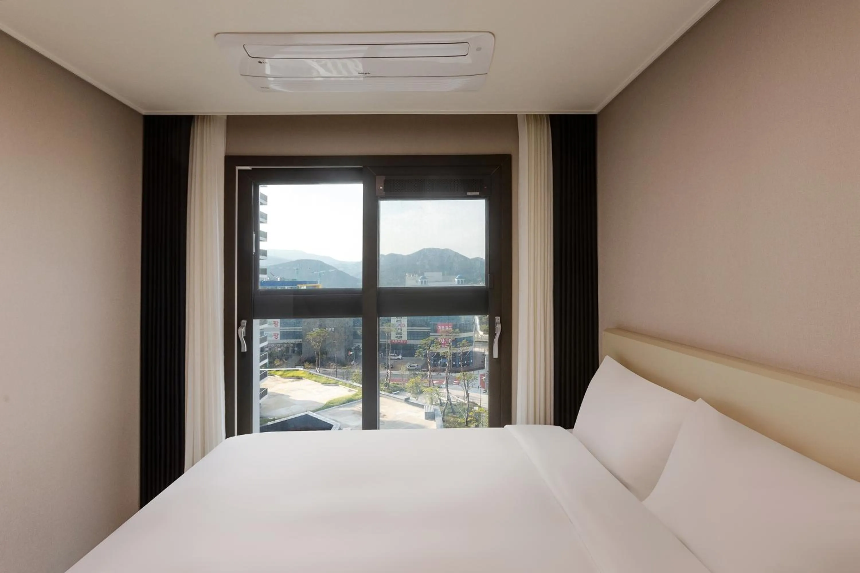 Bedroom, Bed in NewCZ Osiria Residence