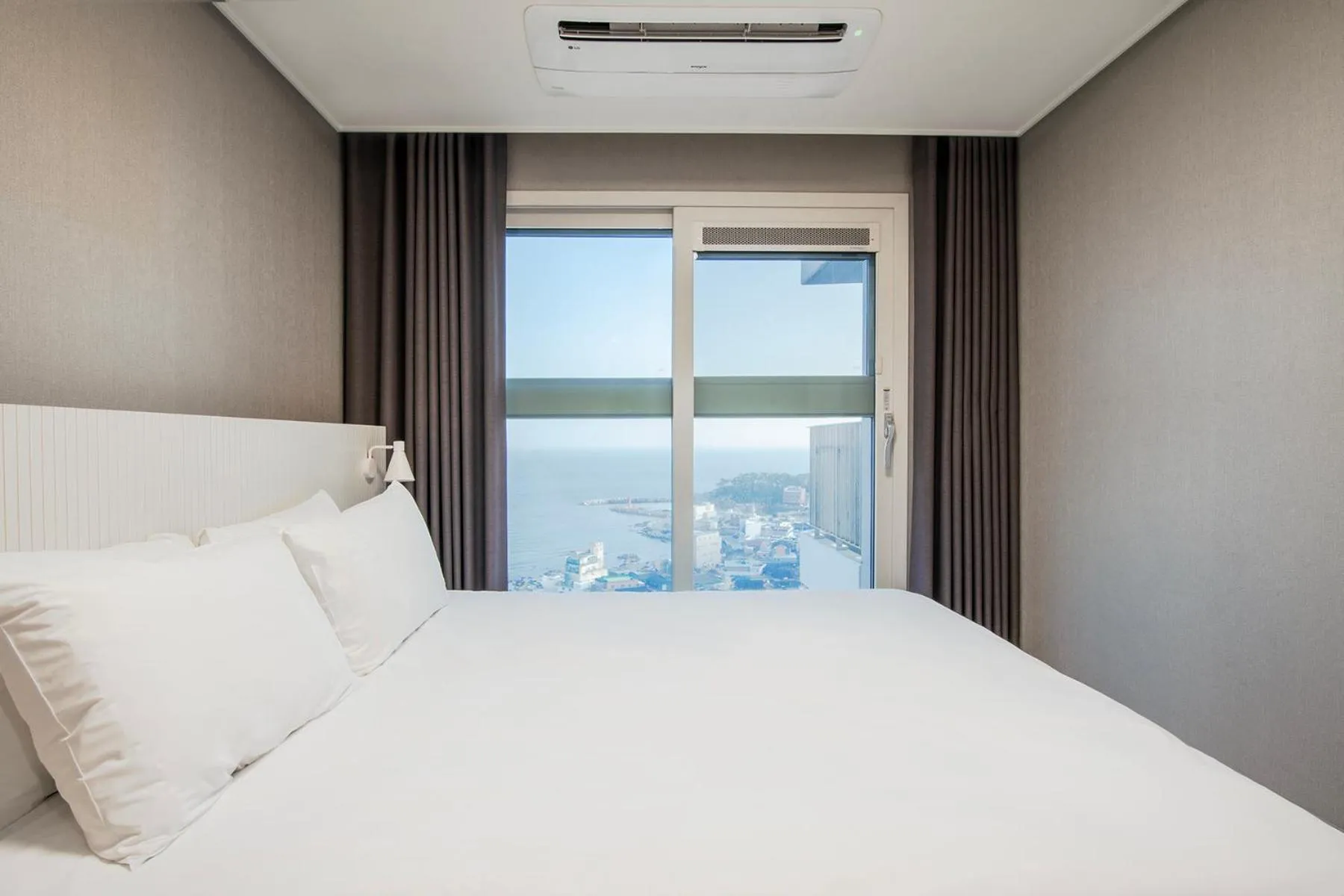 Bedroom, Bed in NewCZ Osiria Residence