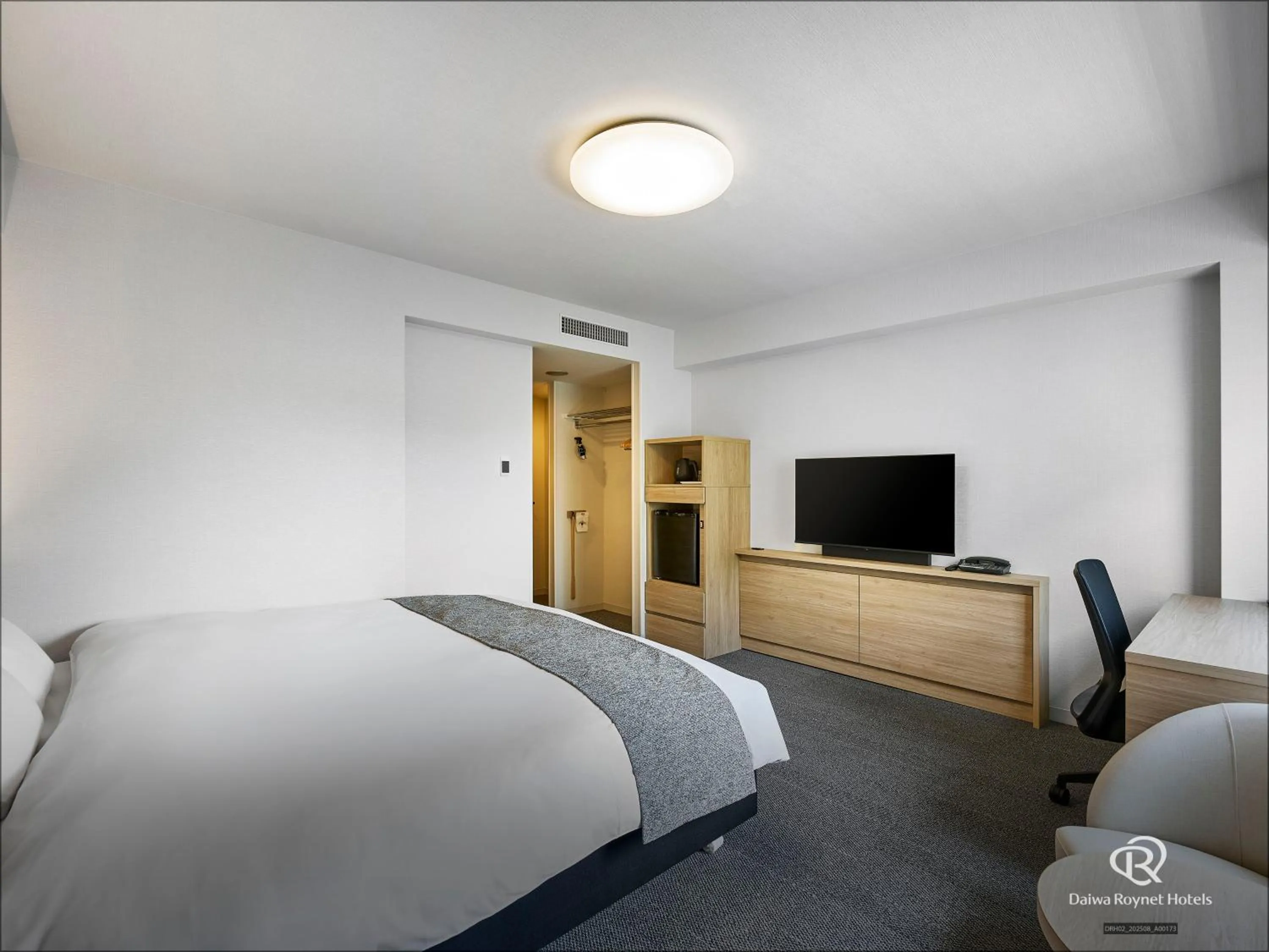 Photo of the whole room, Bed in Daiwa Roynet Utsunomiya