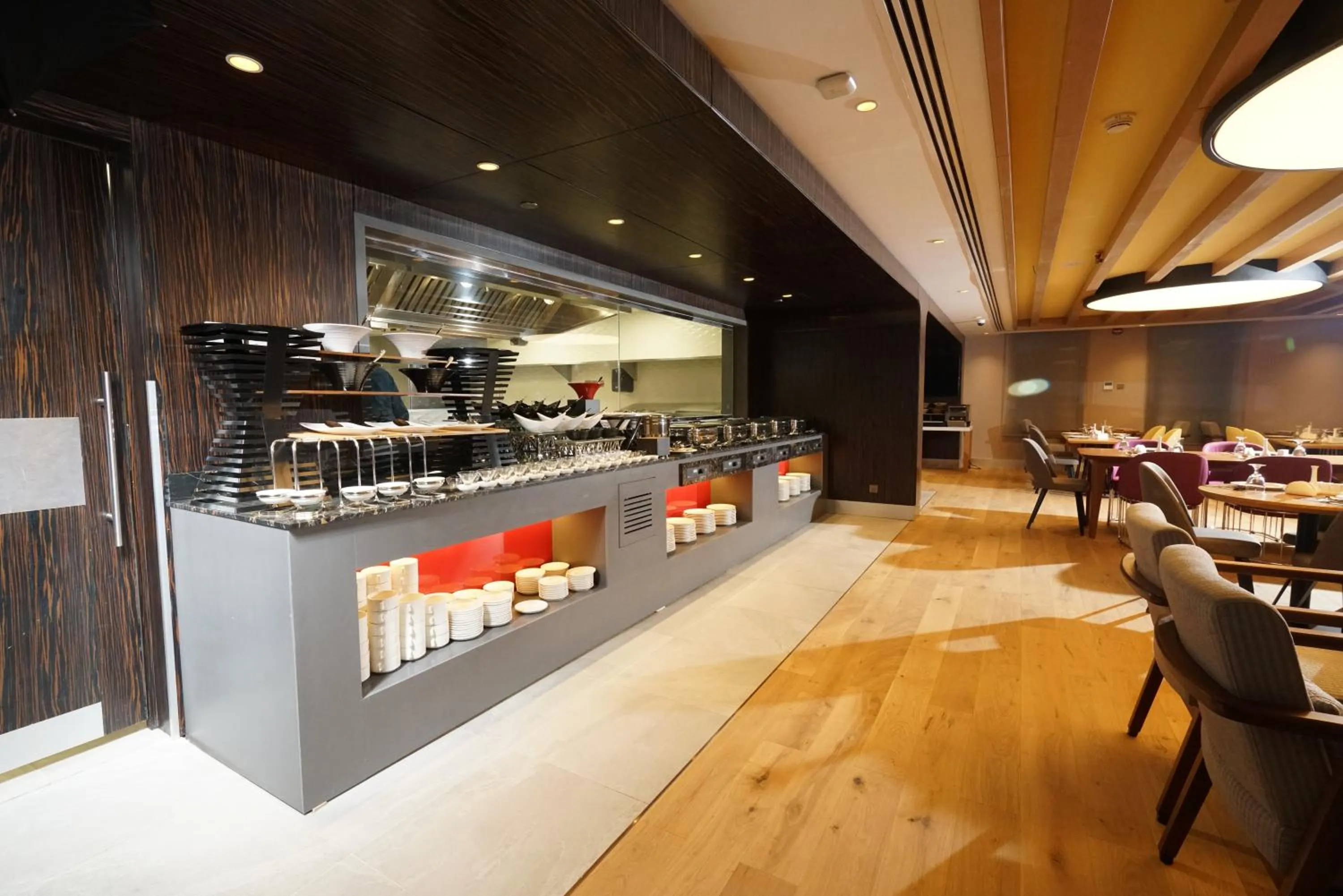 Restaurant/places to eat in Ramada Encore Al Khobar Corniche