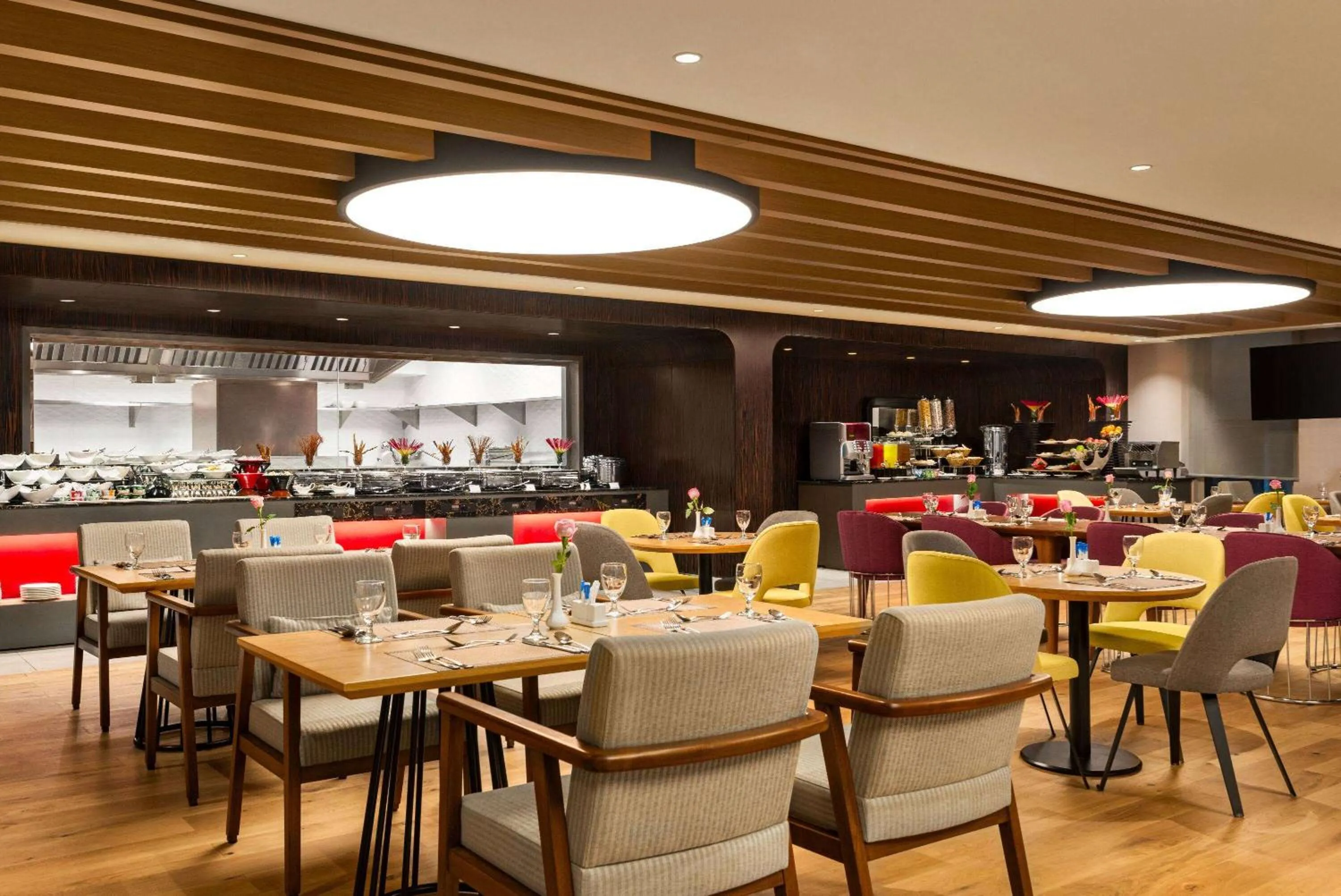 Restaurant/places to eat in Ramada Encore Al Khobar Corniche