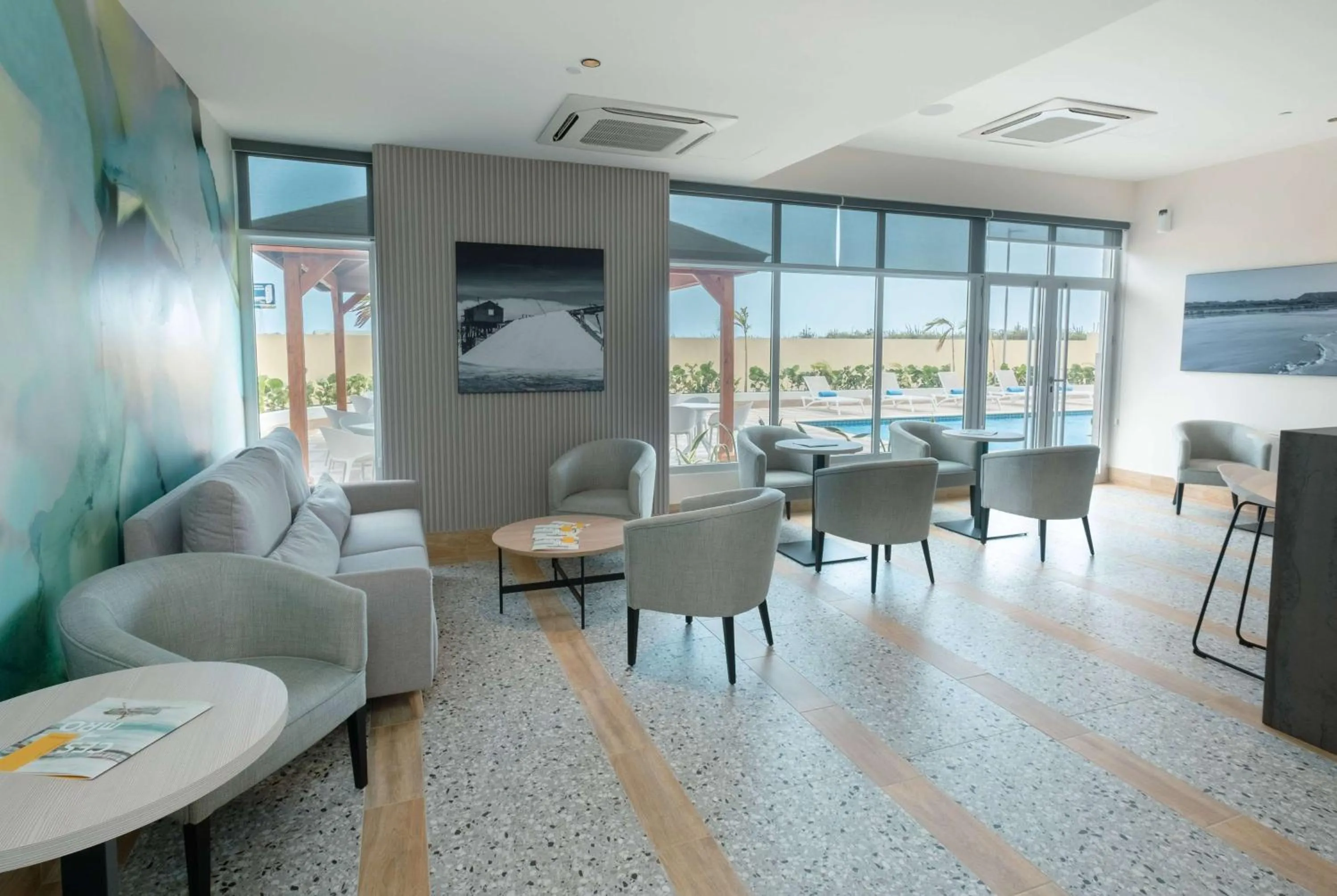 Lounge or bar in Wyndham Garden El Morro Montecristi