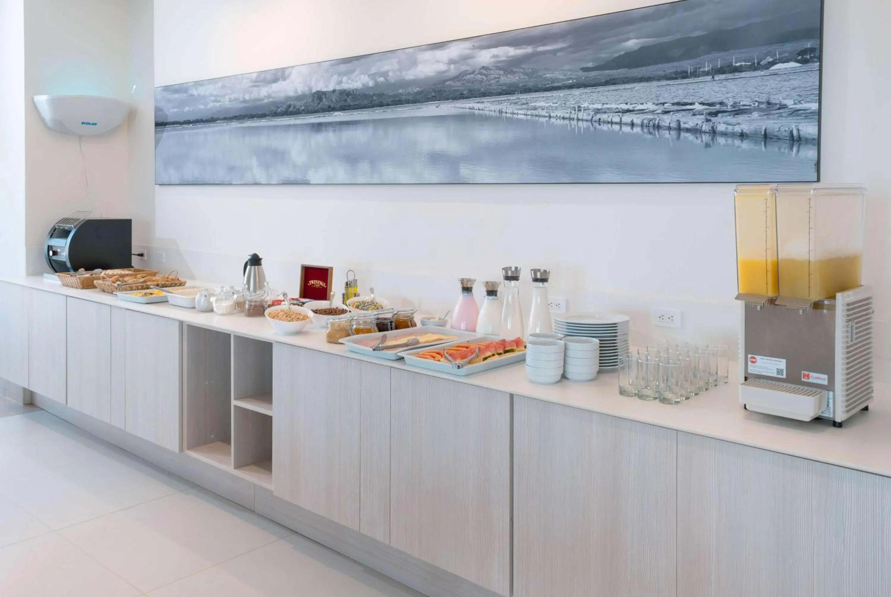 Restaurant/places to eat in Wyndham Garden El Morro Montecristi