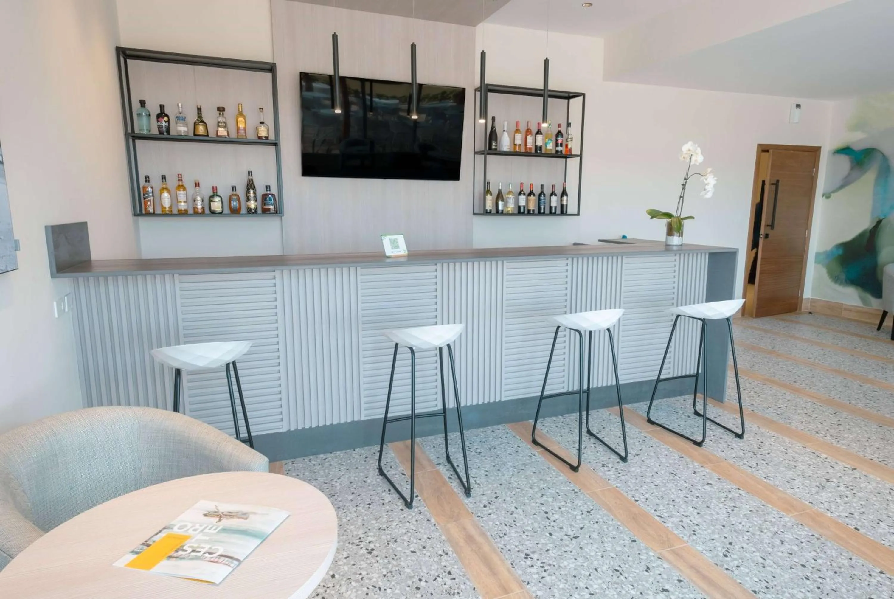 Lounge or bar in Wyndham Garden El Morro Montecristi