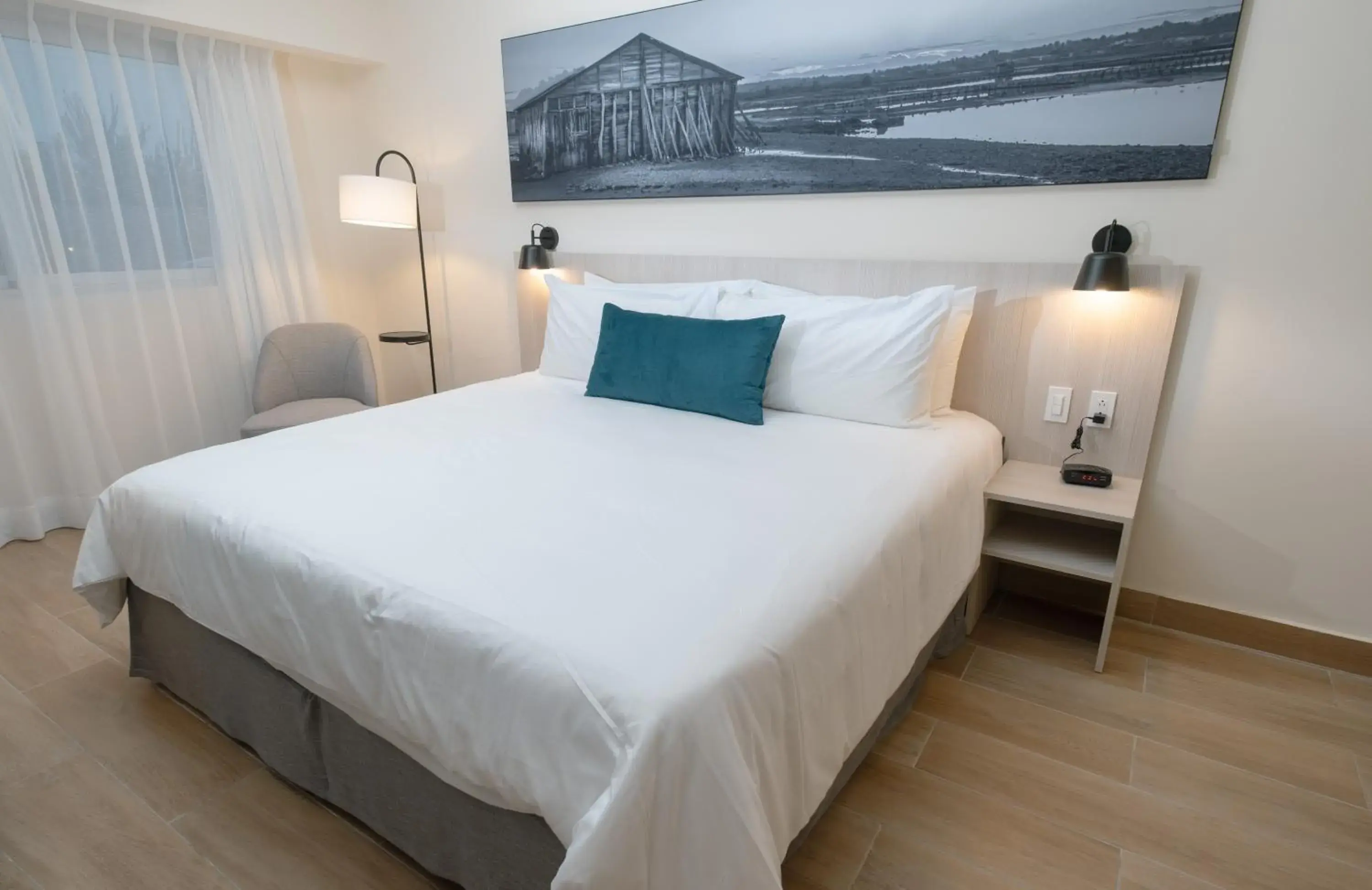 King Room - Mobility Access/Non-Smoking in Wyndham Garden El Morro Montecristi King Room - Mobility Access/Non-Smoking in Wyndham Garden El Morro Montecristi