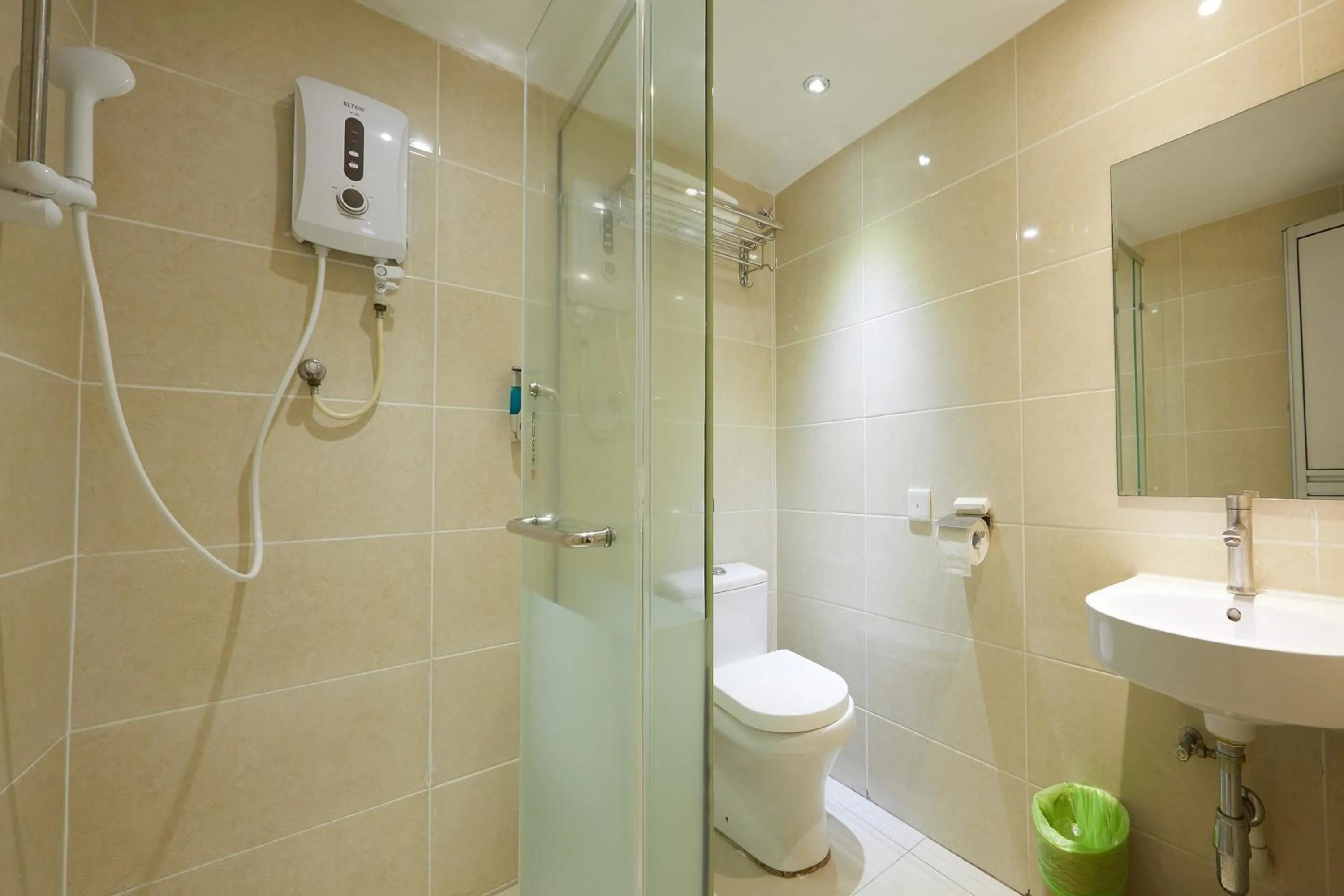 Bathroom in SunGold Inn