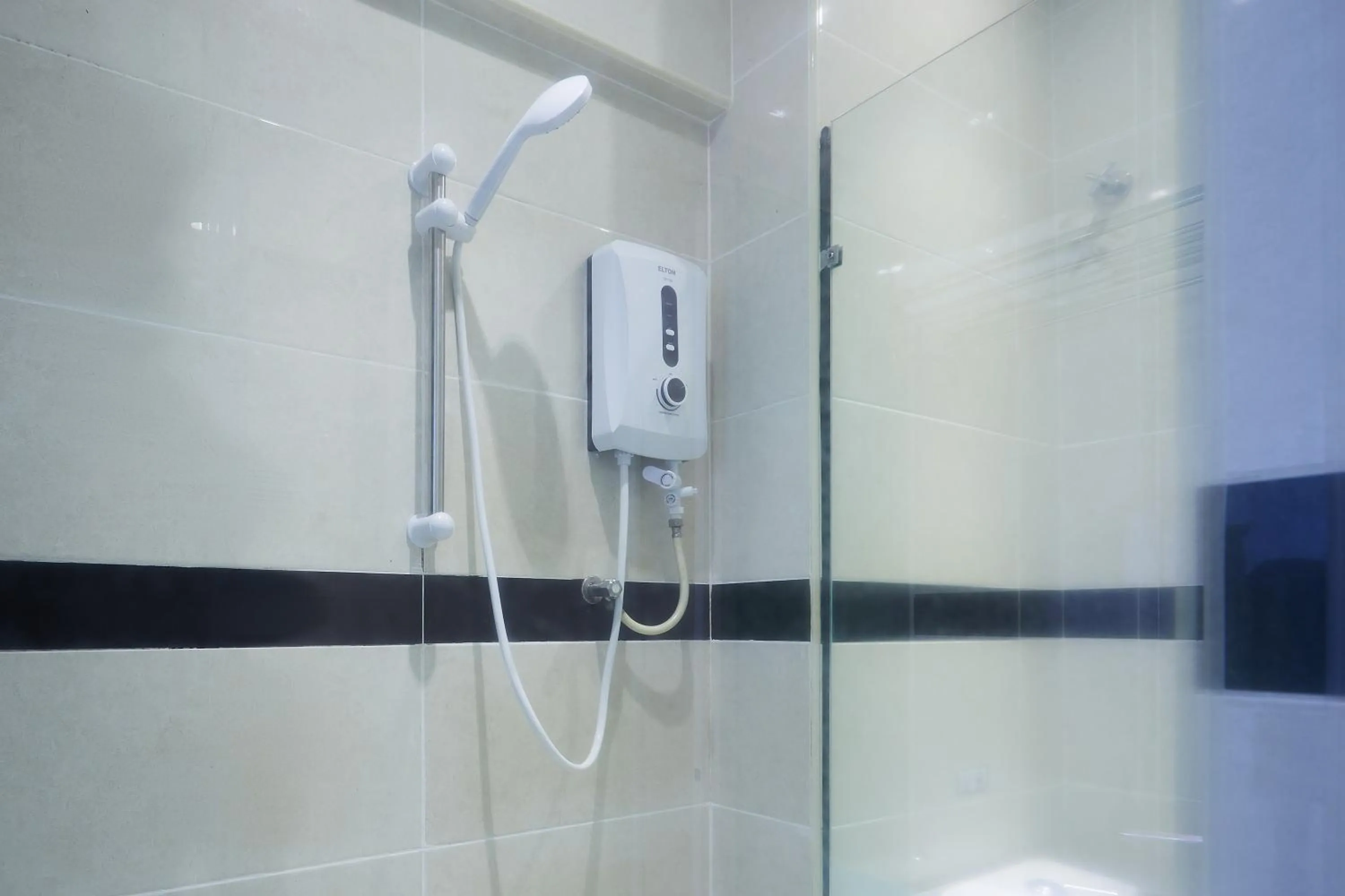 Shower in SunGold Inn