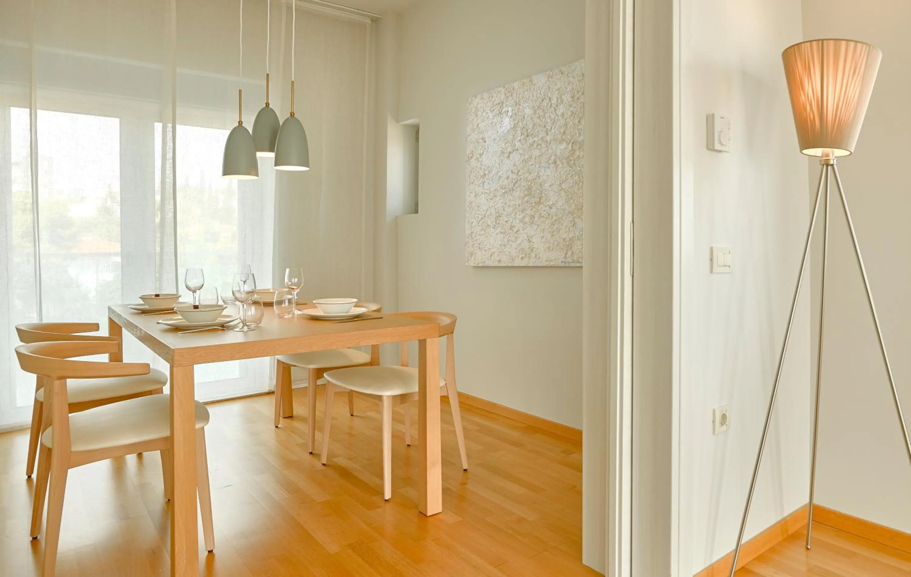 Dining area in Scale Suites