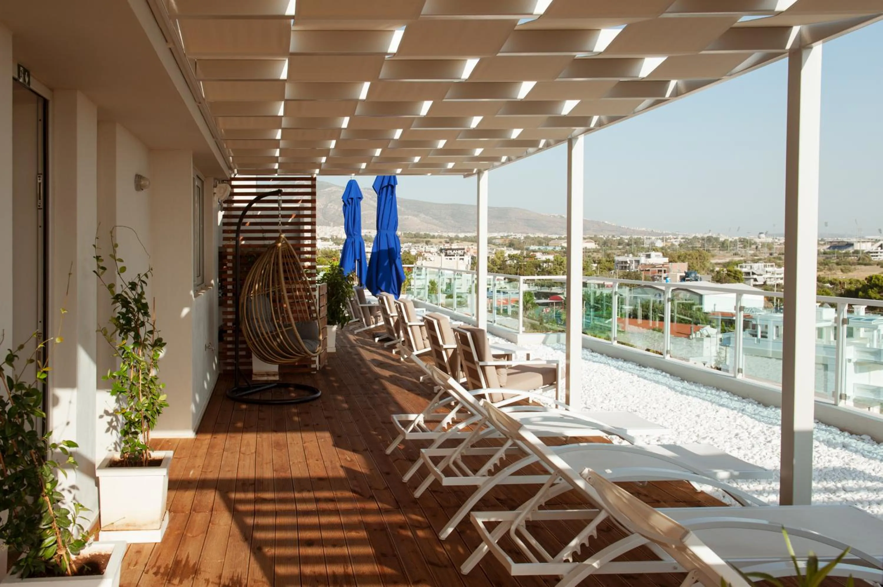 Patio in Scale Suites