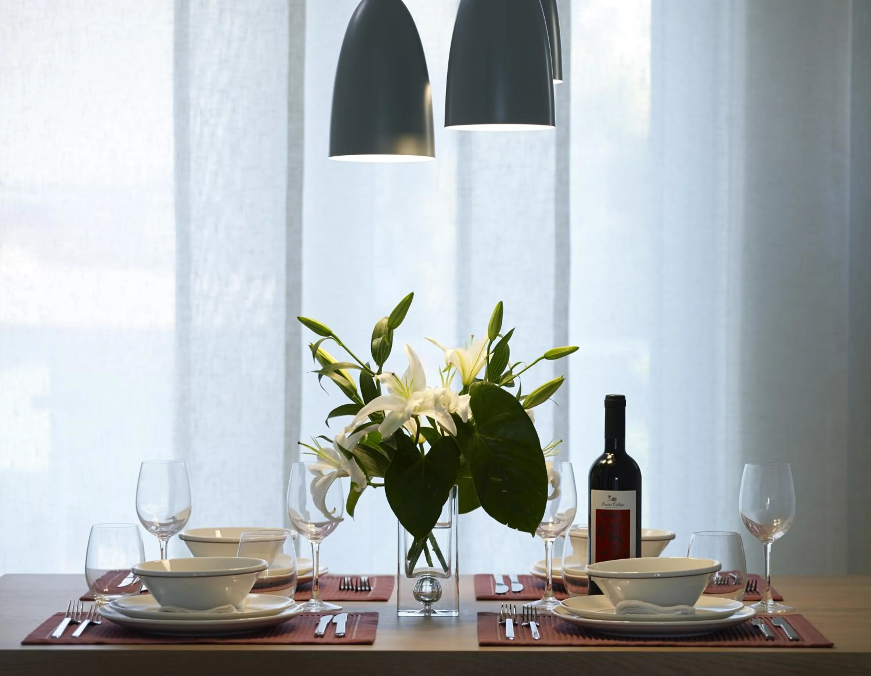 Dining area in Scale Suites