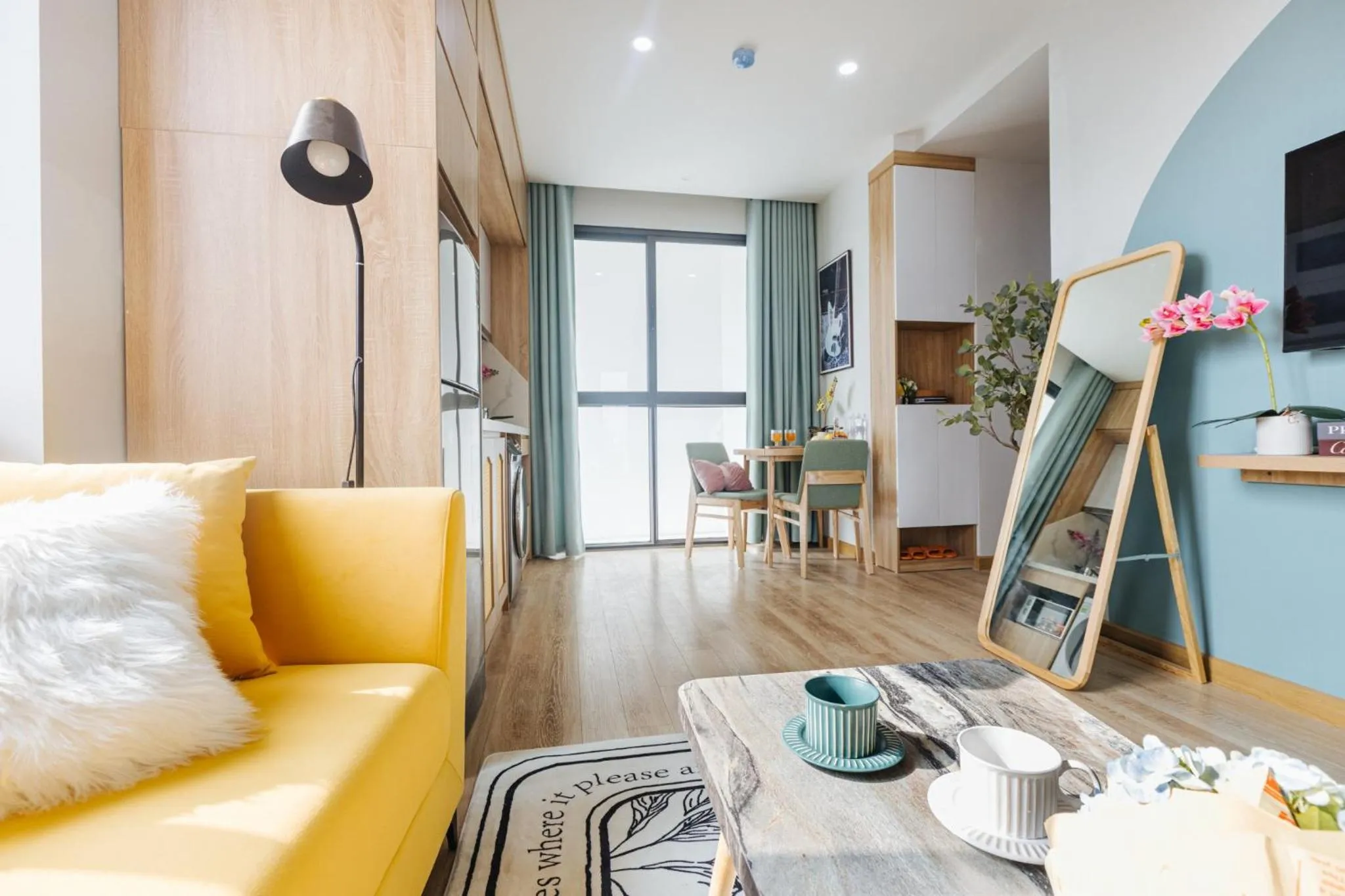 TV and multimedia in Crescendo Urban Stay - STAY 24h