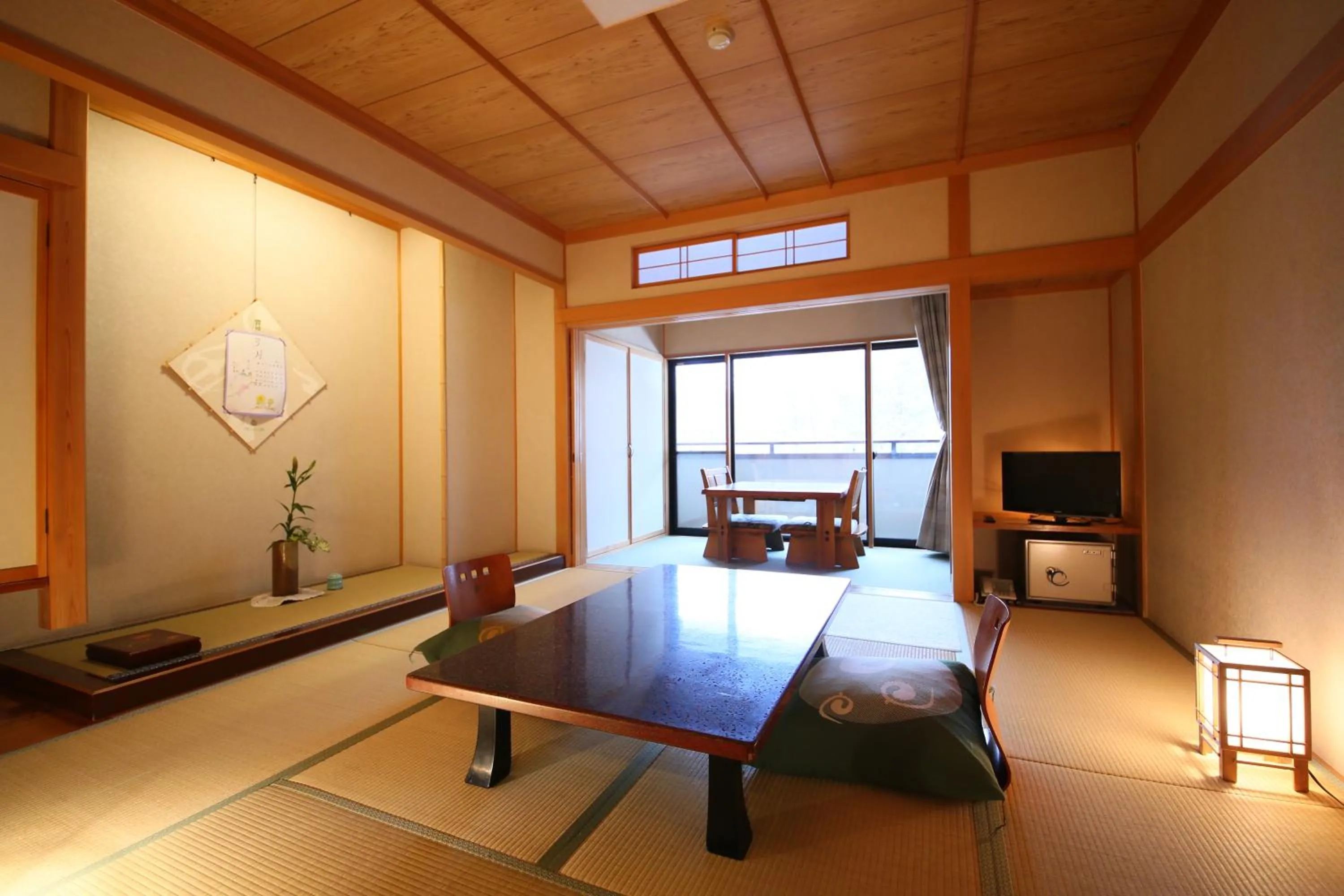 Dining area, Bed in Awanoyu