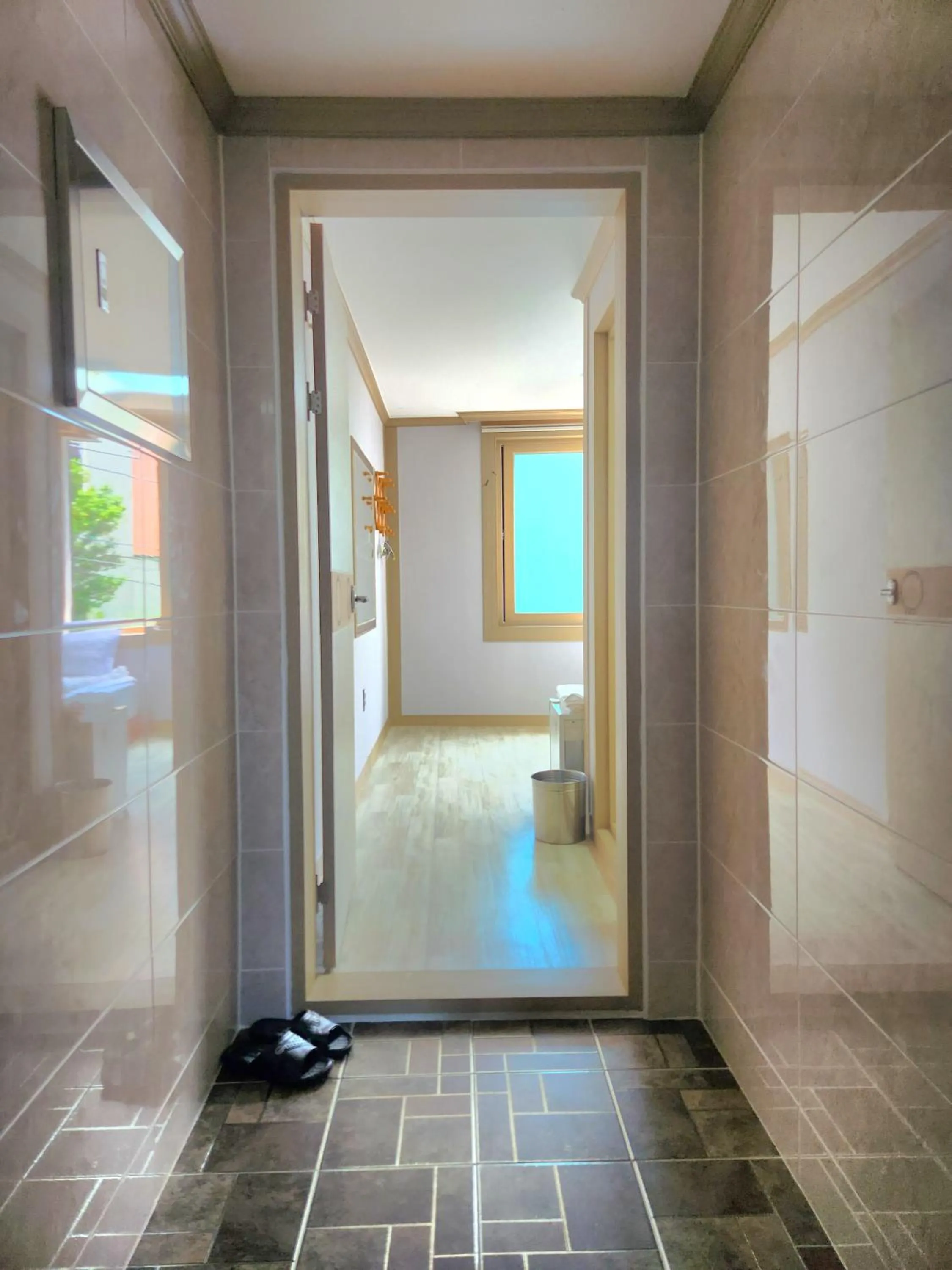 Facade/entrance in e comfy Hotel