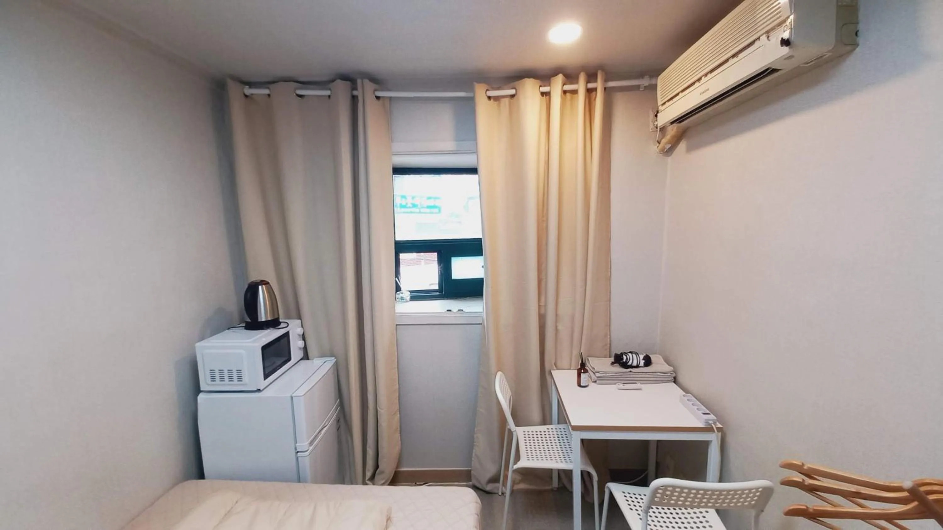 Photo of the whole room in Sujeongjang Inn