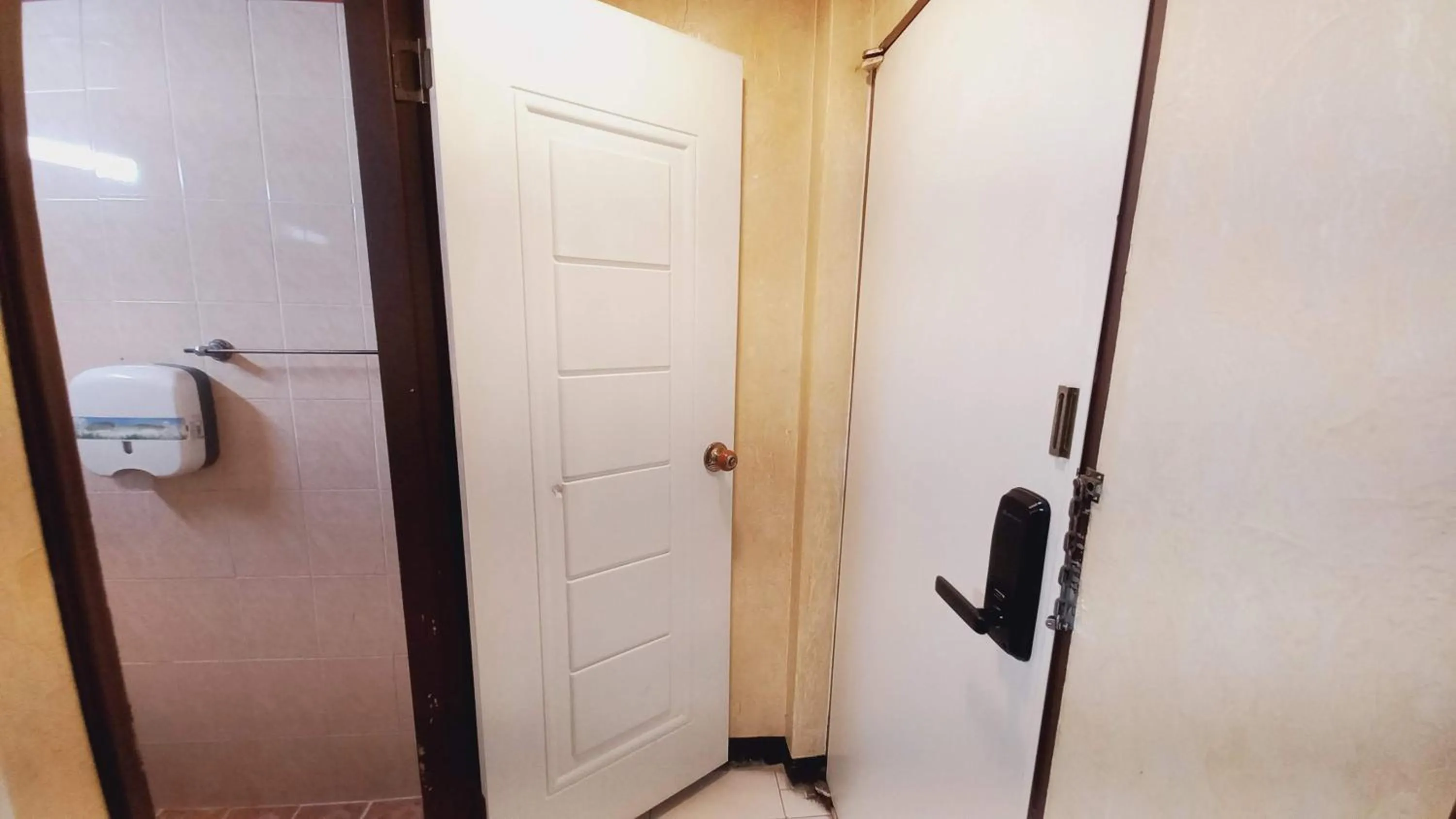 Photo of the whole room in Sujeongjang Inn