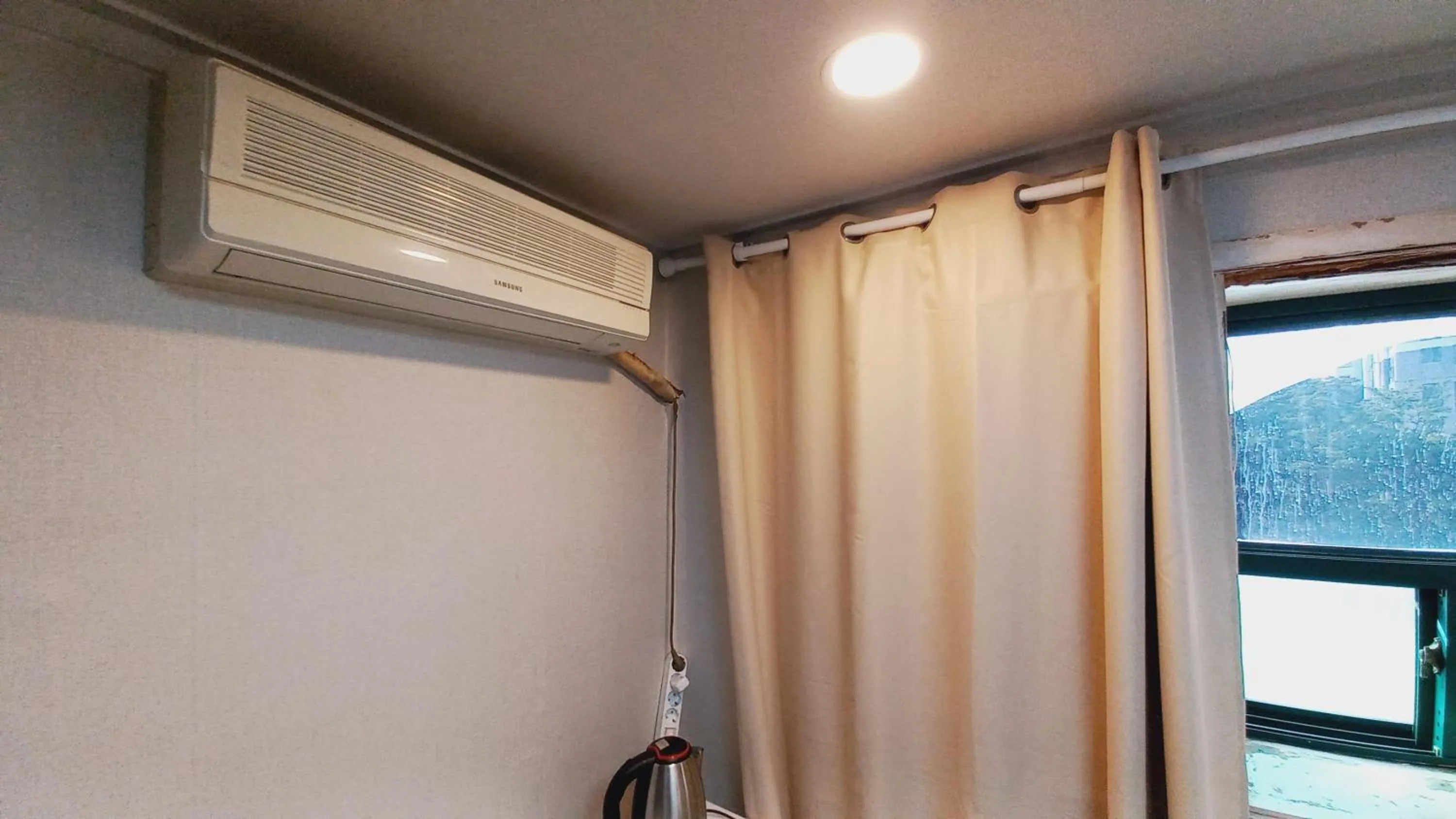 air conditioner in Sujeongjang Inn