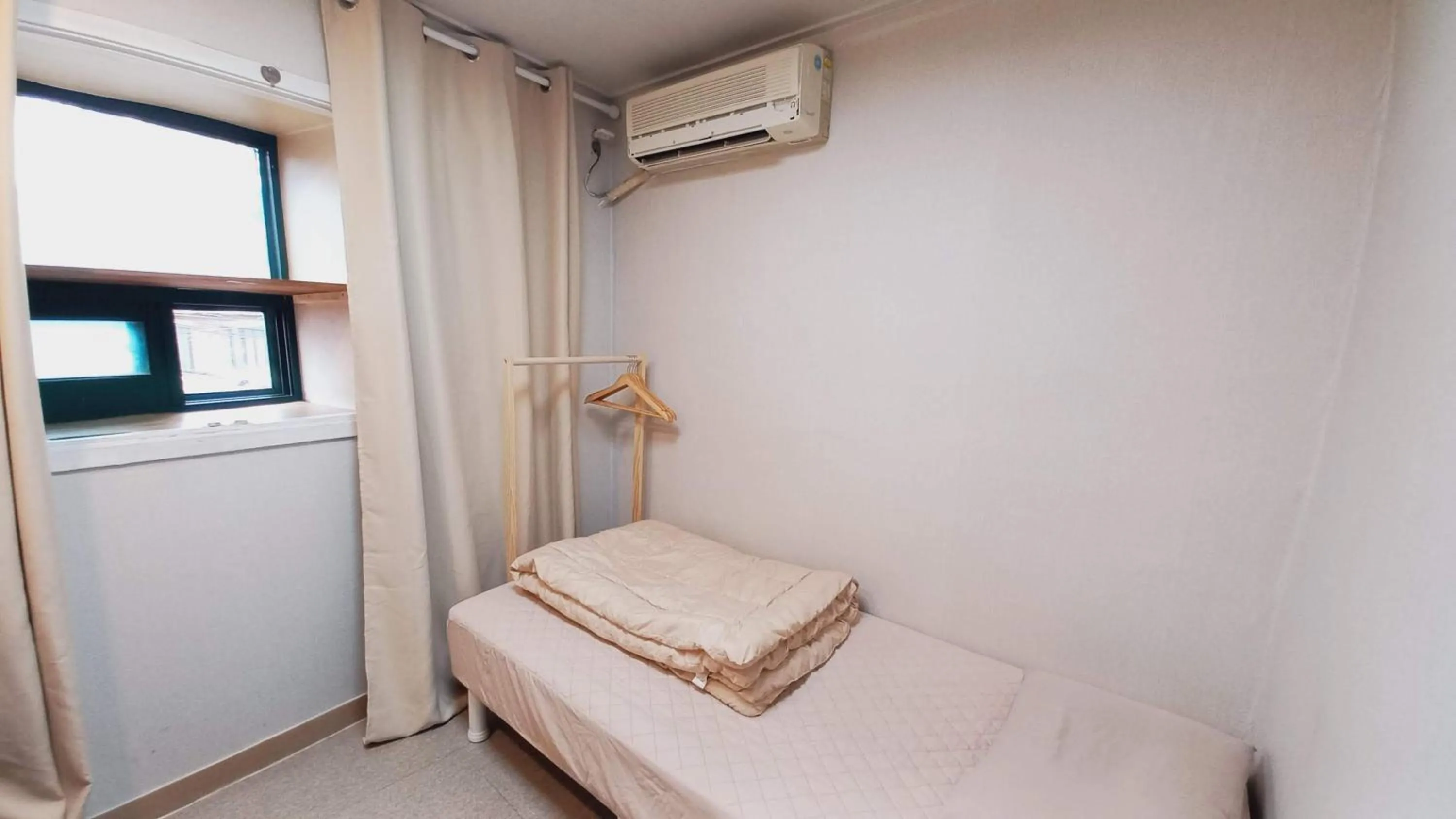 Bedroom, Bed in Sujeongjang Inn