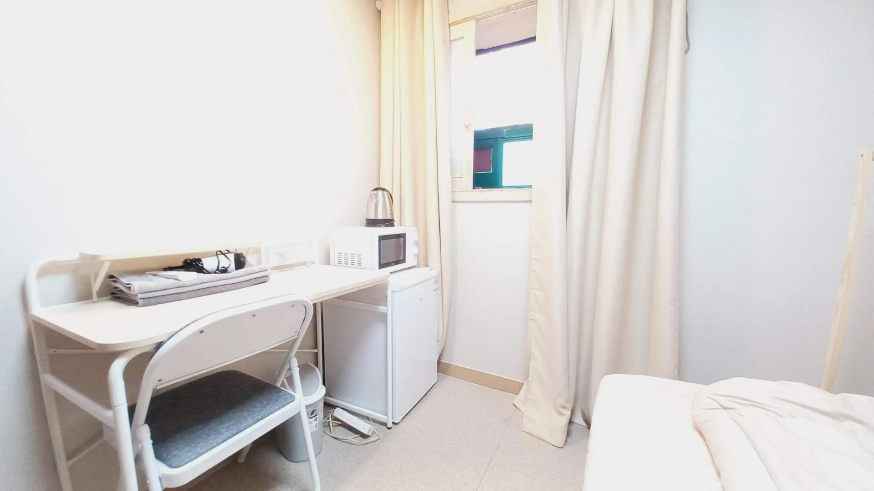 Photo of the whole room, Bed in Sujeongjang Inn