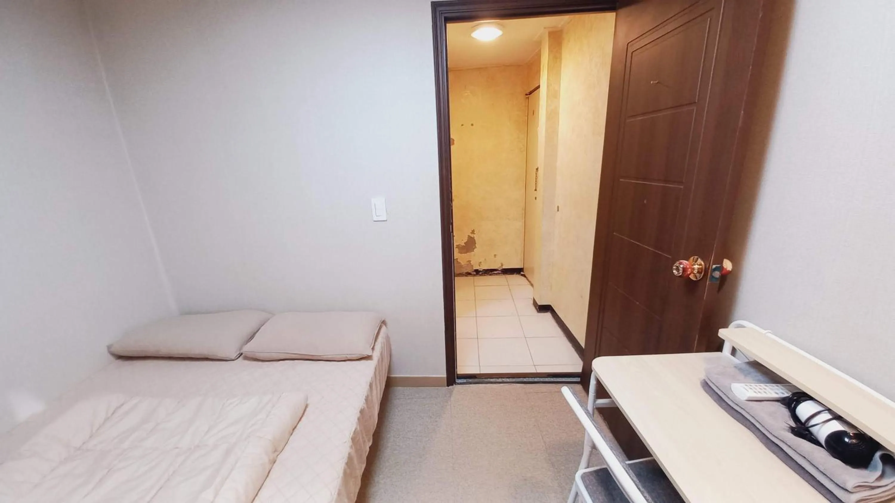 Photo of the whole room, Bed in Sujeongjang Inn