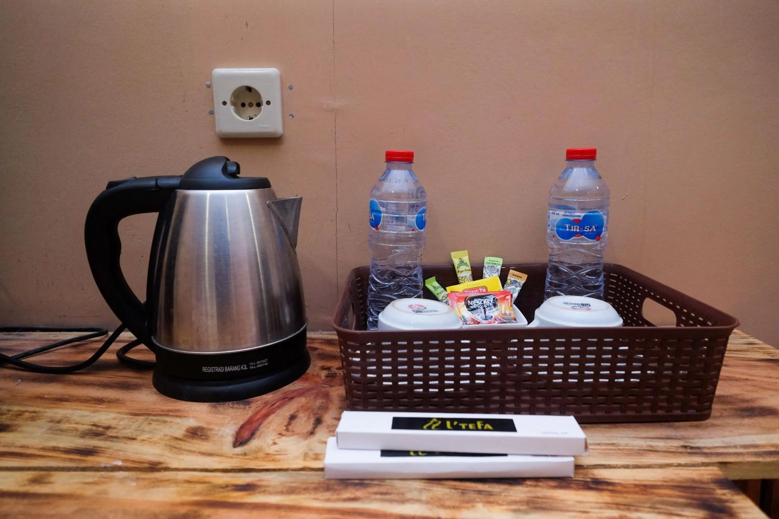 Coffee/tea facilities in Urbanview Hotel LTefa Pemalang