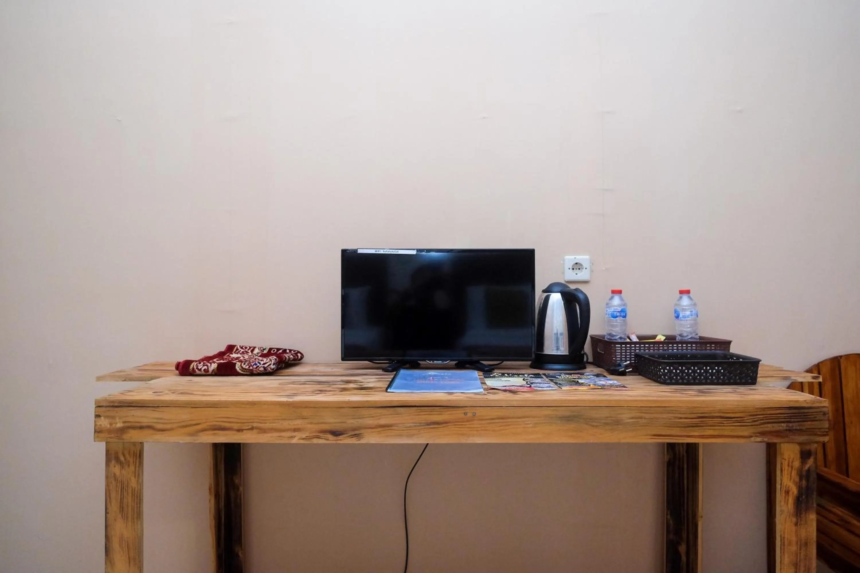 Coffee/tea facilities in Urbanview Hotel LTefa Pemalang