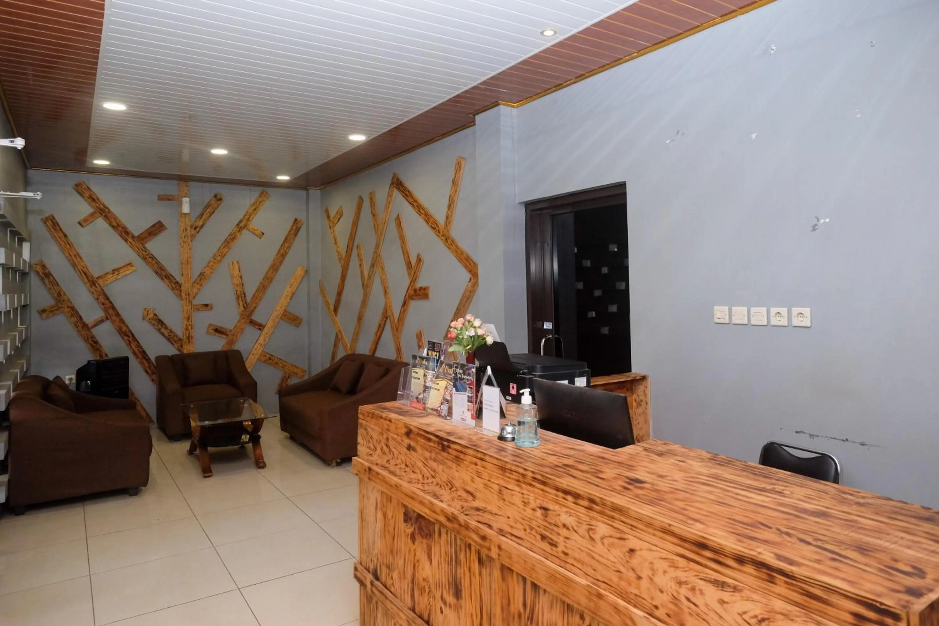 Lobby or reception in Urbanview Hotel LTefa Pemalang