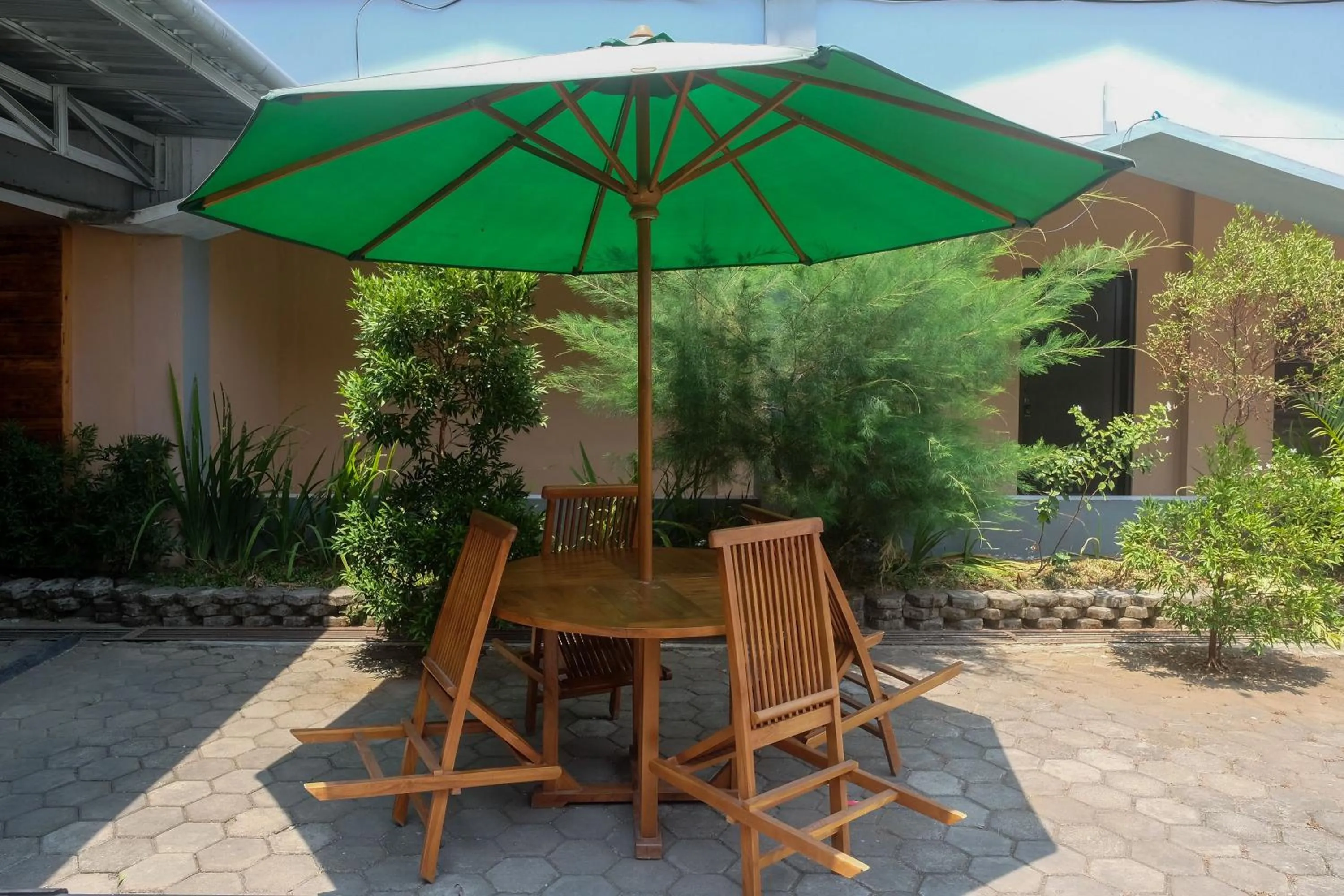 Seating area in Urbanview Hotel LTefa Pemalang